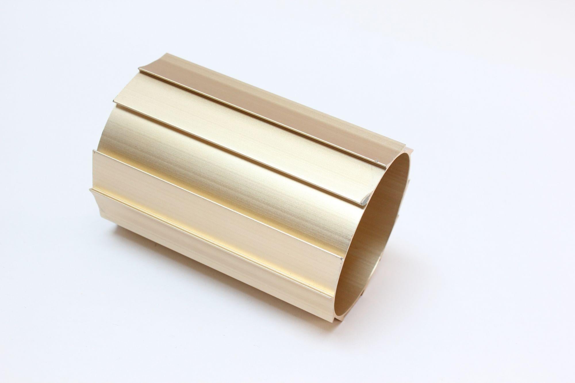 Modularer Weinregal aus eloxiertem Gold-Aluminium, Moderne der Mitte des Jahrhunderts im Angebot 10