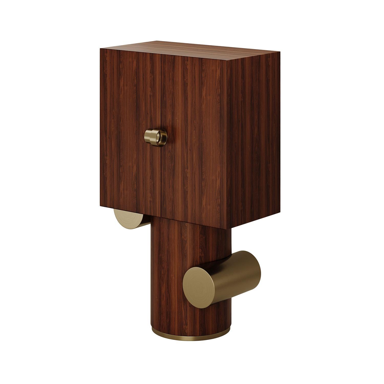 Mid-Century moderno Armadio Antigua di Mavo Atelier A in noce americano e ottone, stile metà secolo moderno in vendita