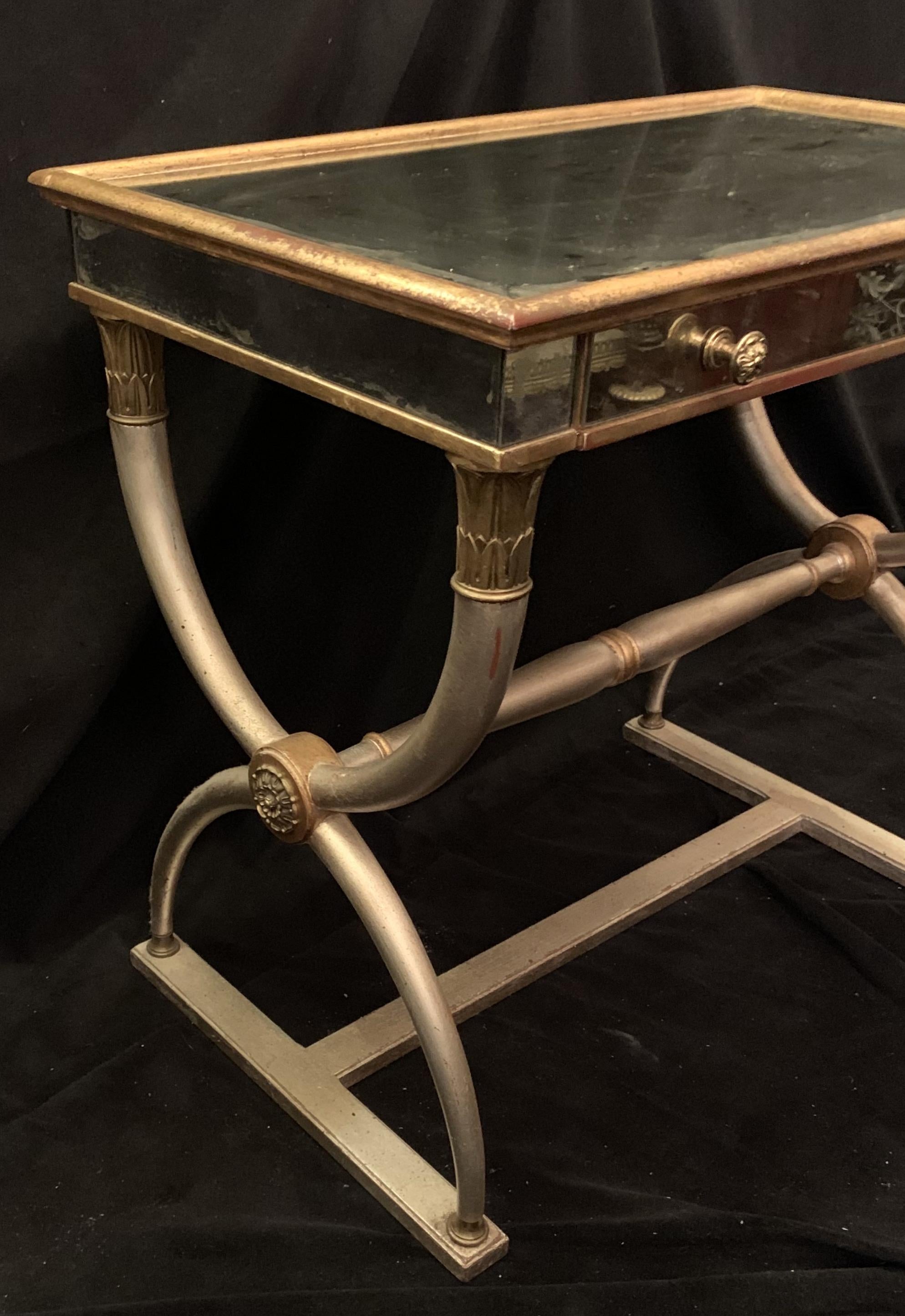 Paar antike Baguès-Nachttisch, Mid-Century Modern, verspiegeltes Silber, Gold, vergoldet (Regency) im Angebot