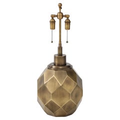 Paire de grandes lampes géométriques en bronze vieilli par Champan