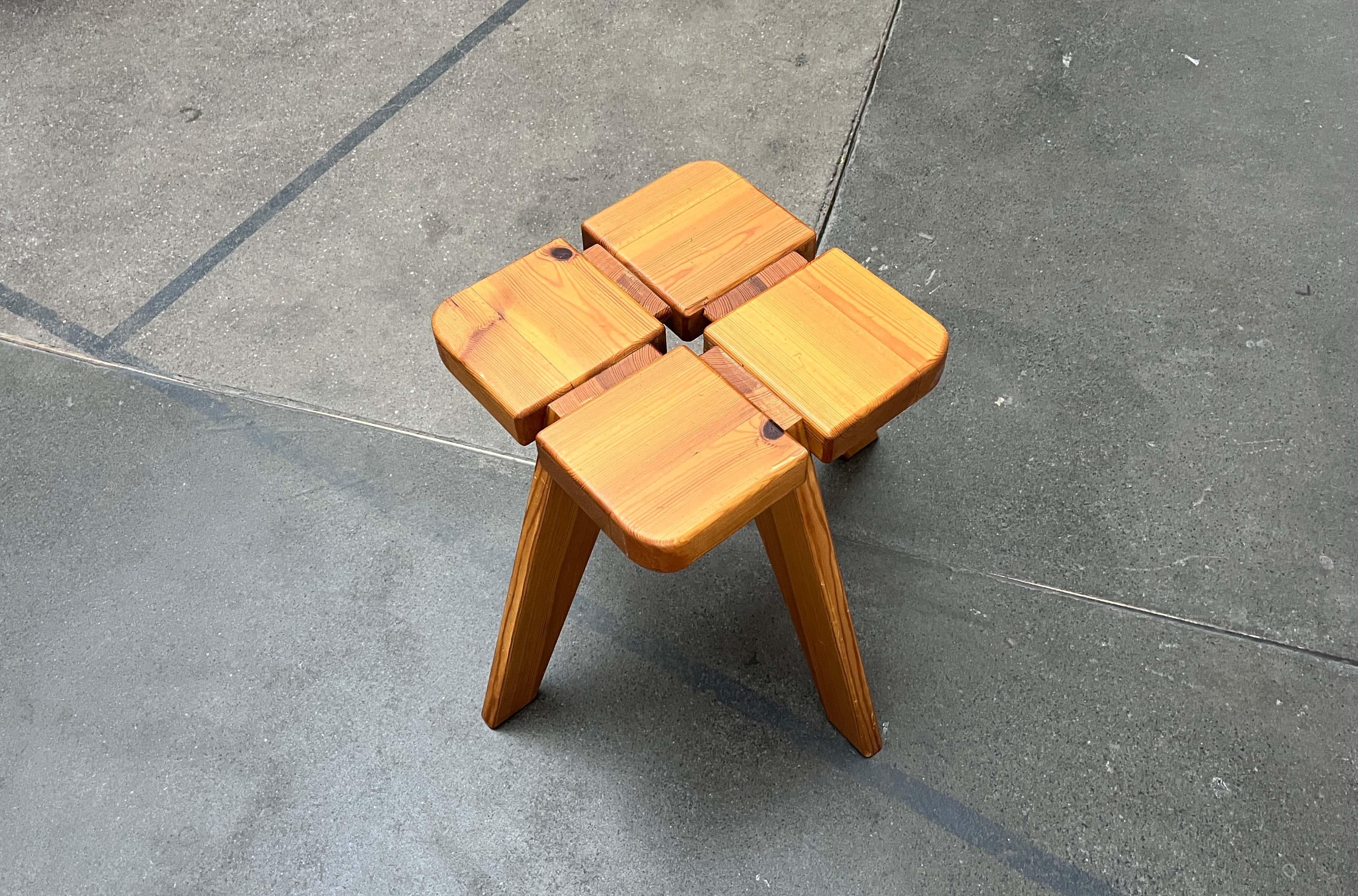 Finnish Apila wooden stool based on a design by Rauni Peippo from the 1950s.

An iconic Finnish design. The stool is made up of various solid pine elements. The name Apila reflects the shape of the seat, which is reminiscent of a four-leaf clover.