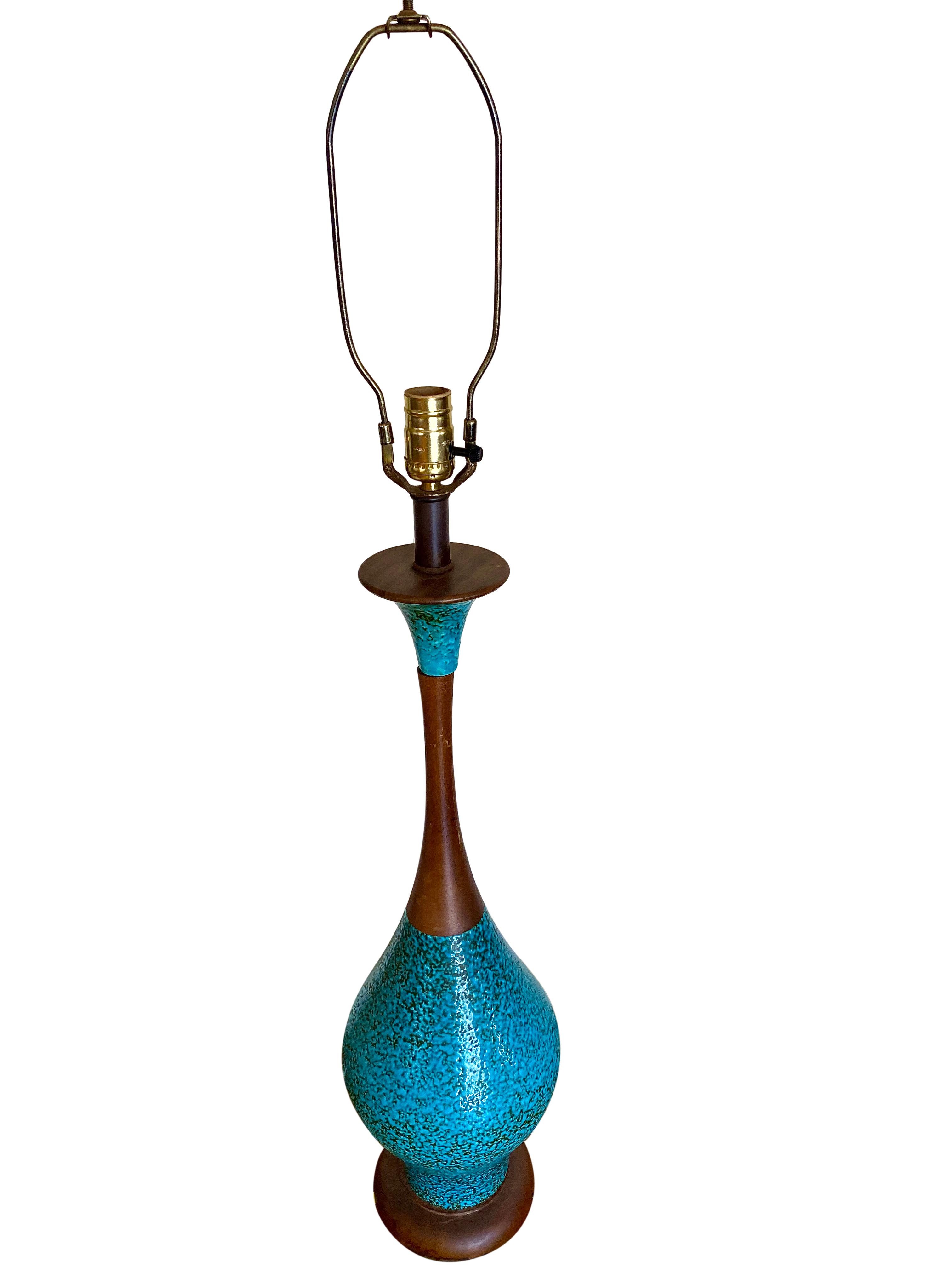 Mid-Century Modern Aqua Ceramic Lamp In Good Condition In Mount Pleasant, SC