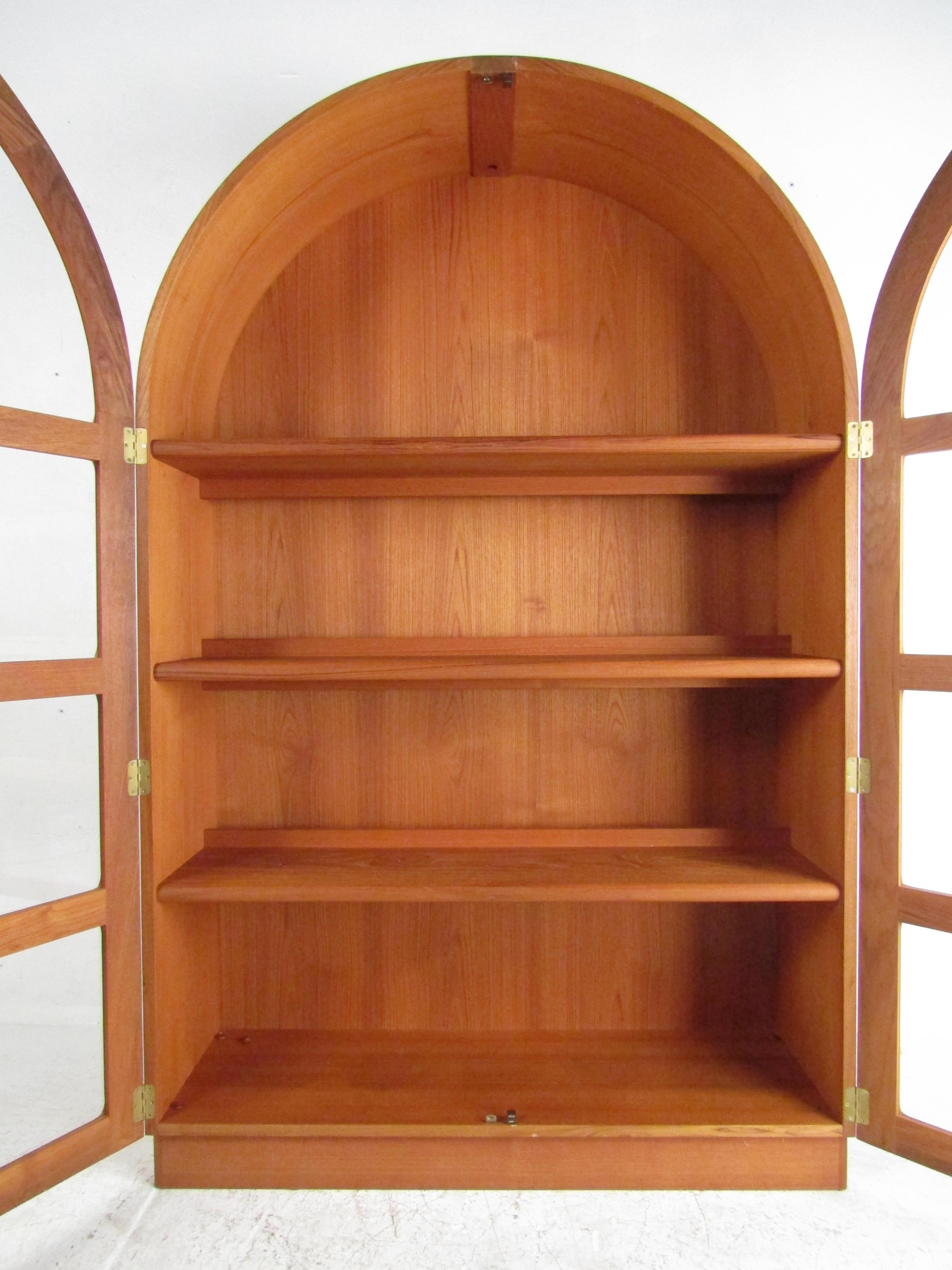 Mid-Century Modern Arched Top Danish Teak Display Cabinet In Good Condition In Brooklyn, NY