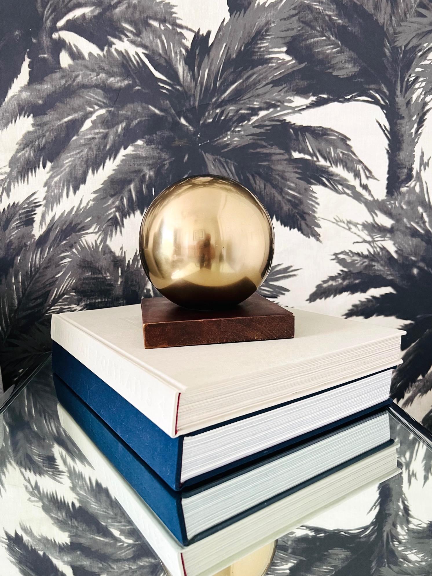 Late 20th Century Mid-Century Modern Architectural Brass Globe Bookend & Decorative Object, 1970s For Sale