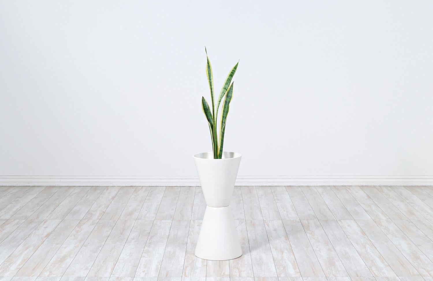 American Mid-Century Modern Architectural Double Cone Planter by Bauer For Sale