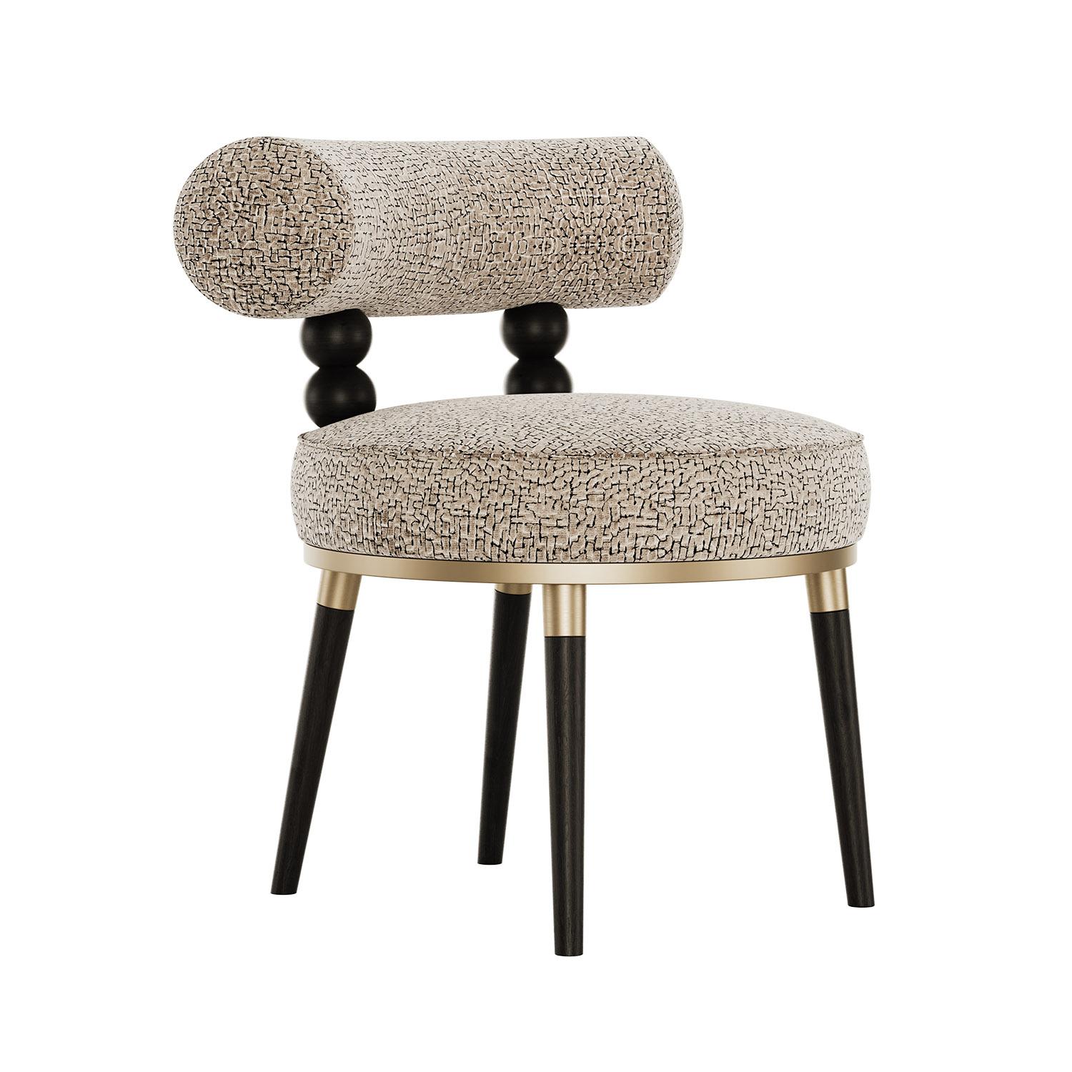 Mid-Century moderno Sedia da salotto Aretha di Mavo Atelier, realizzata a mano in Portogallo. in vendita