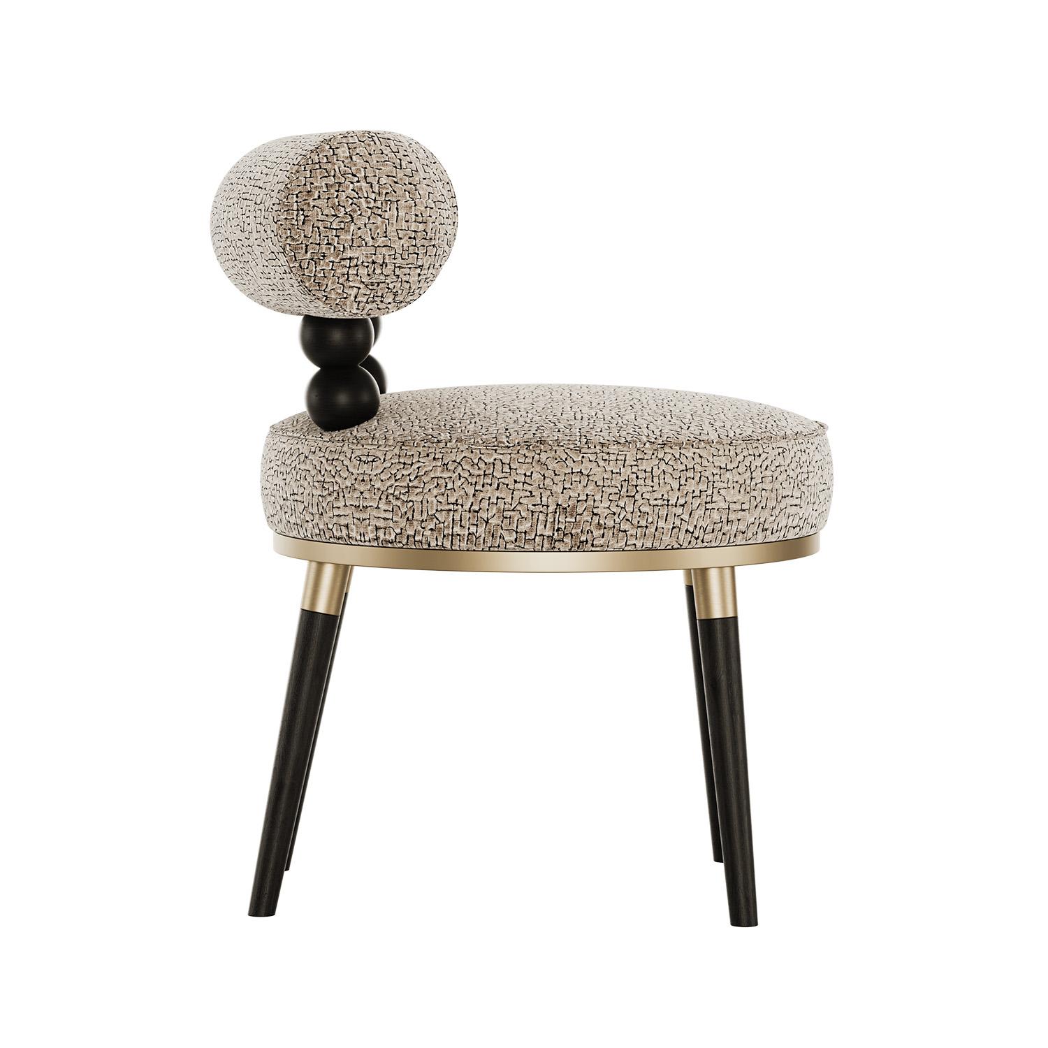 Portoghese Sedia da salotto Aretha di Mavo Atelier, realizzata a mano in Portogallo. in vendita