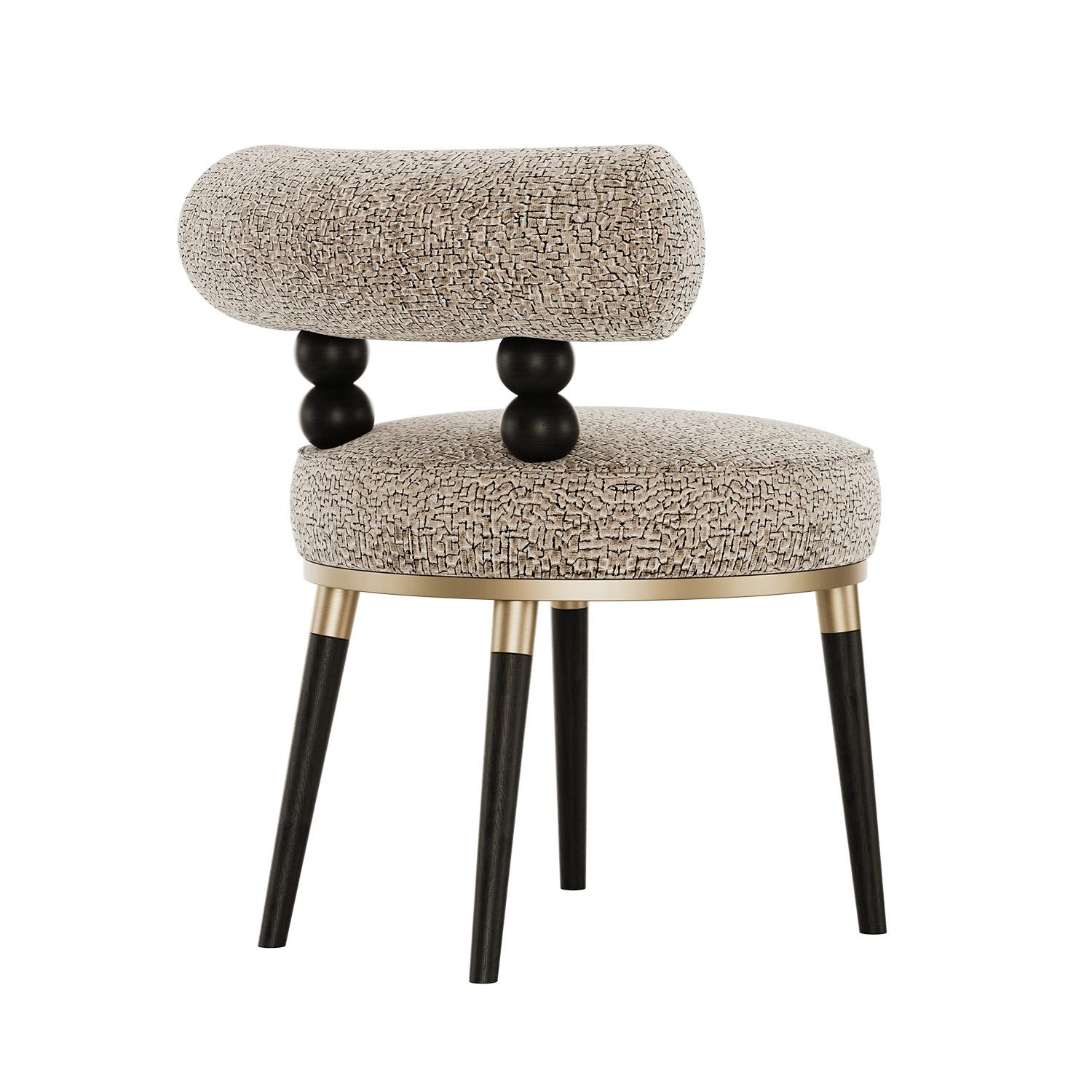 Fatto a mano Sedia da salotto Aretha di Mavo Atelier, realizzata a mano in Portogallo. in vendita