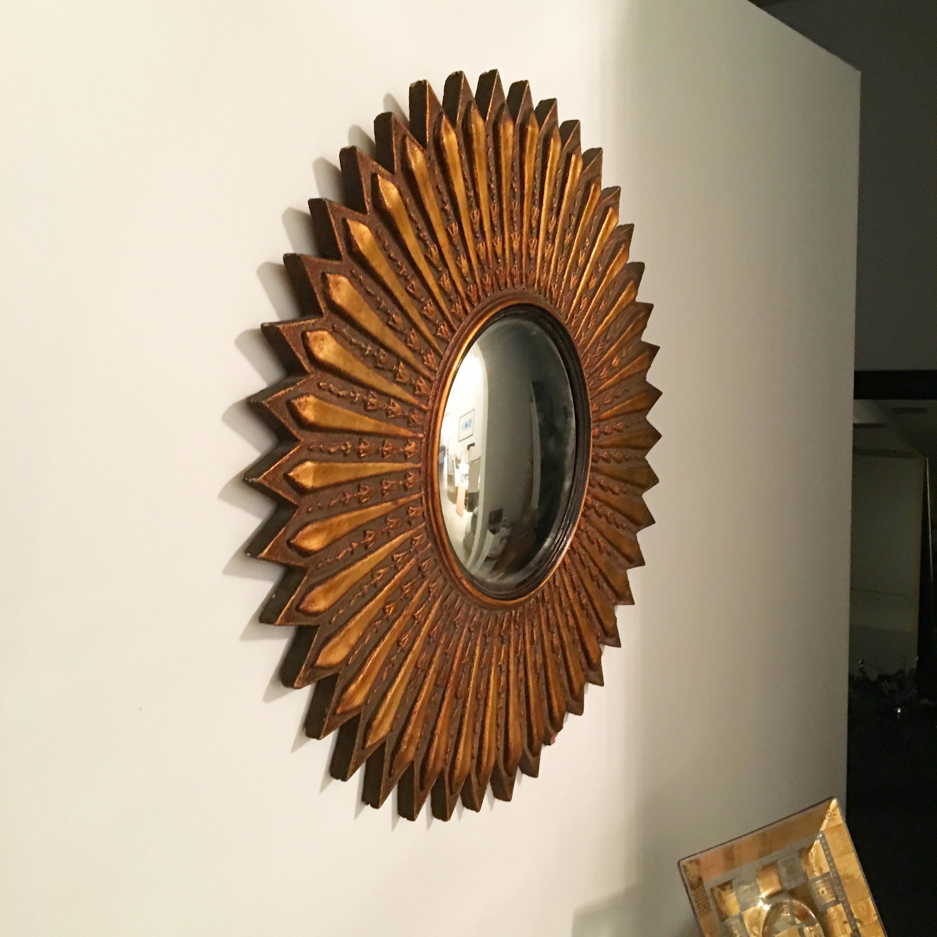 Mid-Century Modern Argentinean Restored Gilded Wood Sunburst Convex Wall Mirror For Sale 6