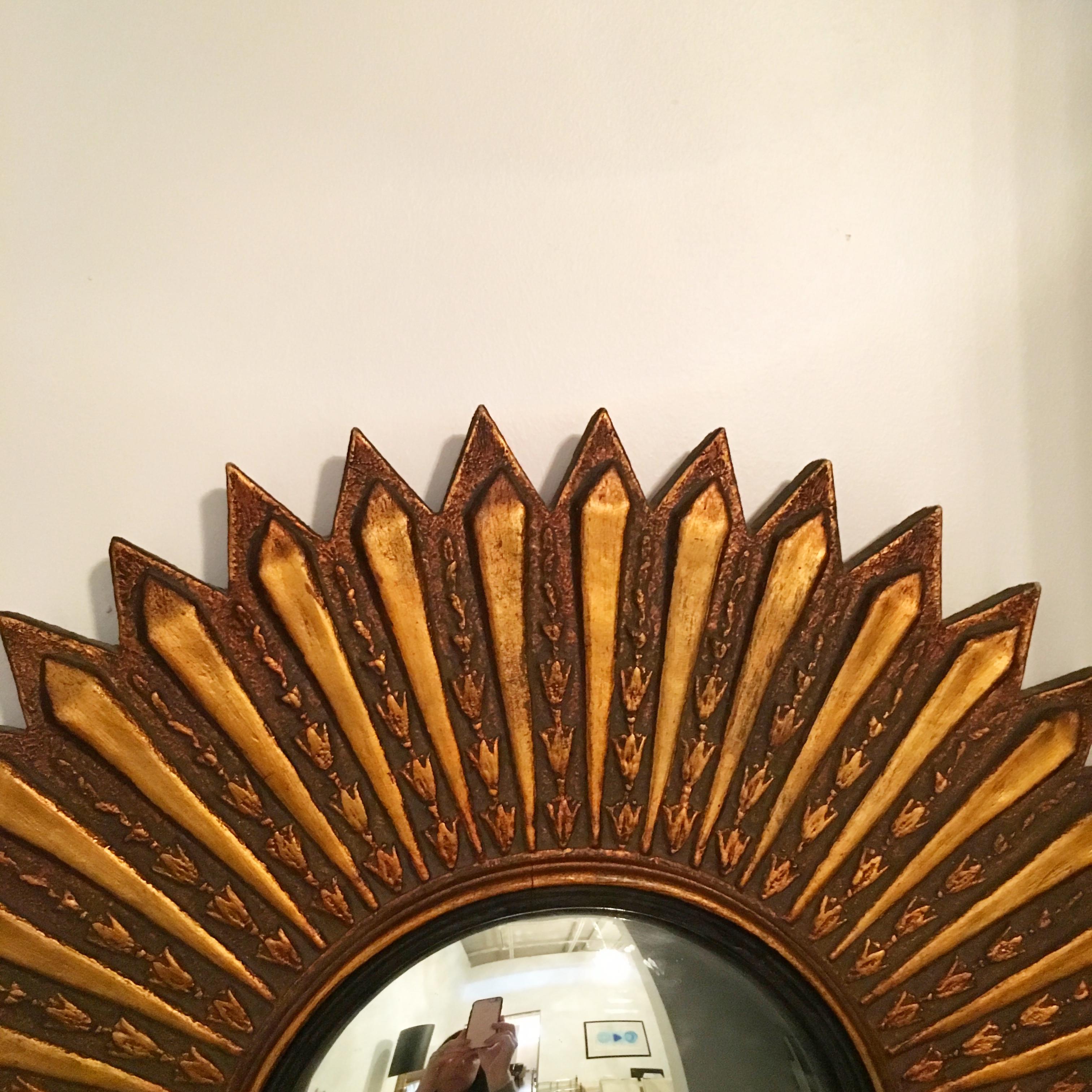 Mid-Century Modern Argentinean Restored Gilded Wood Sunburst Convex Wall Mirror For Sale 3