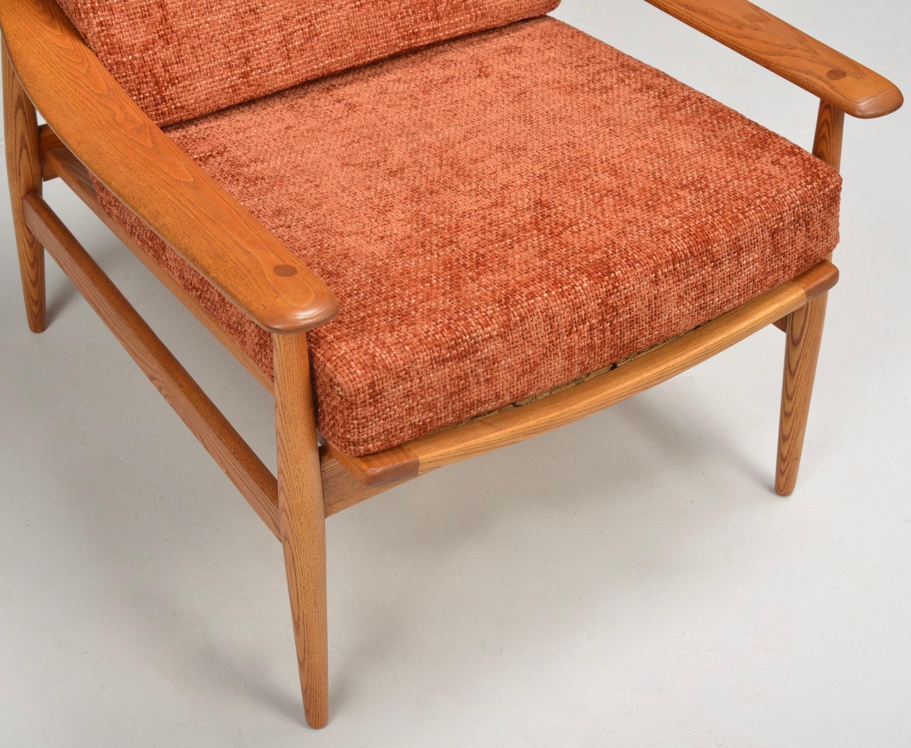 Mid-Century Modern Mid Century Modern Arm Chair For Sale