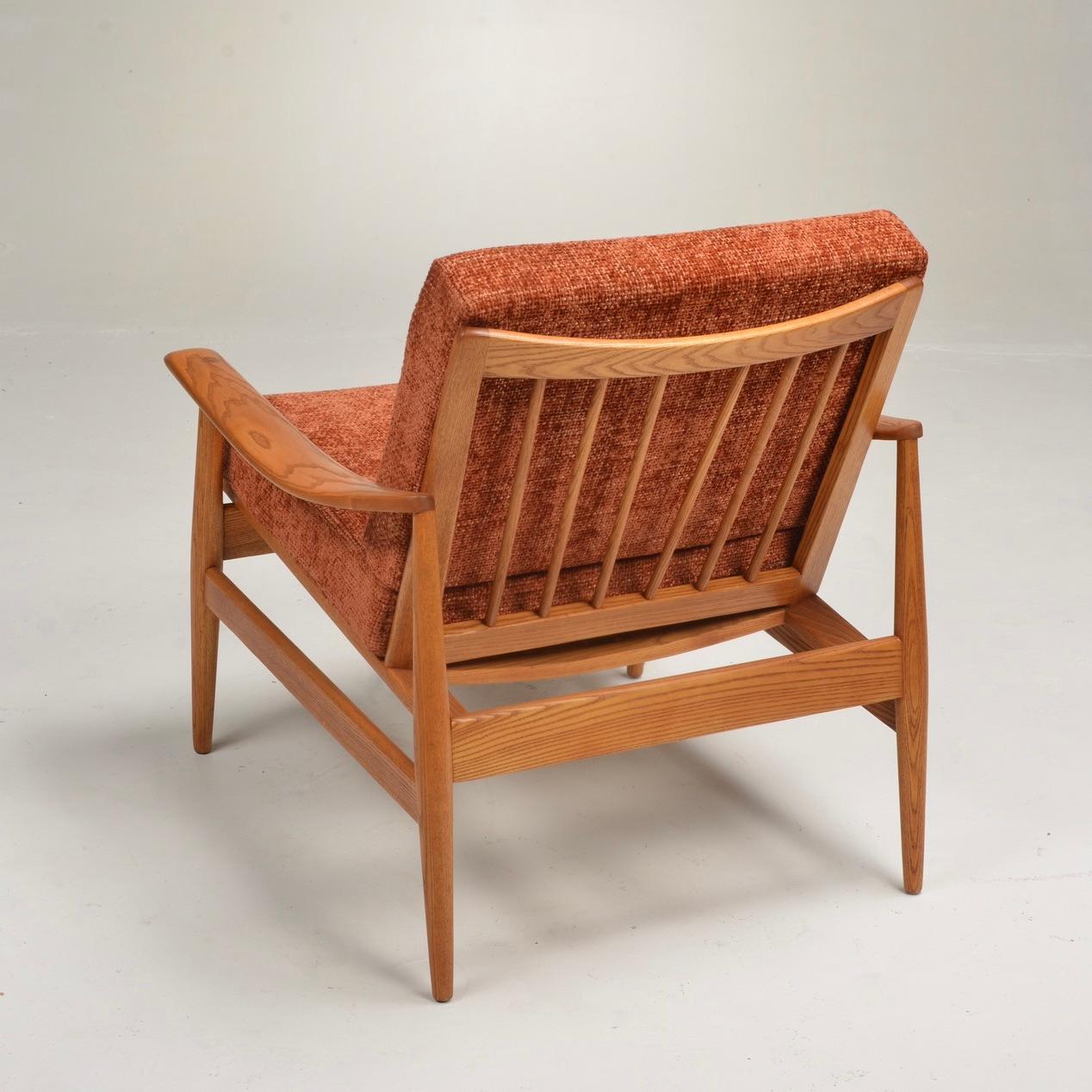 Mid Century Modern Arm Chair For Sale 1