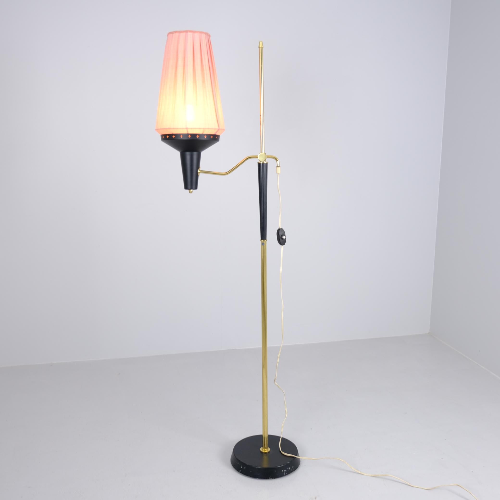 Lampada da terra regolabile Armaturhantverk di metà secolo, modello 129, Svezia, anni '50 in vendita 3