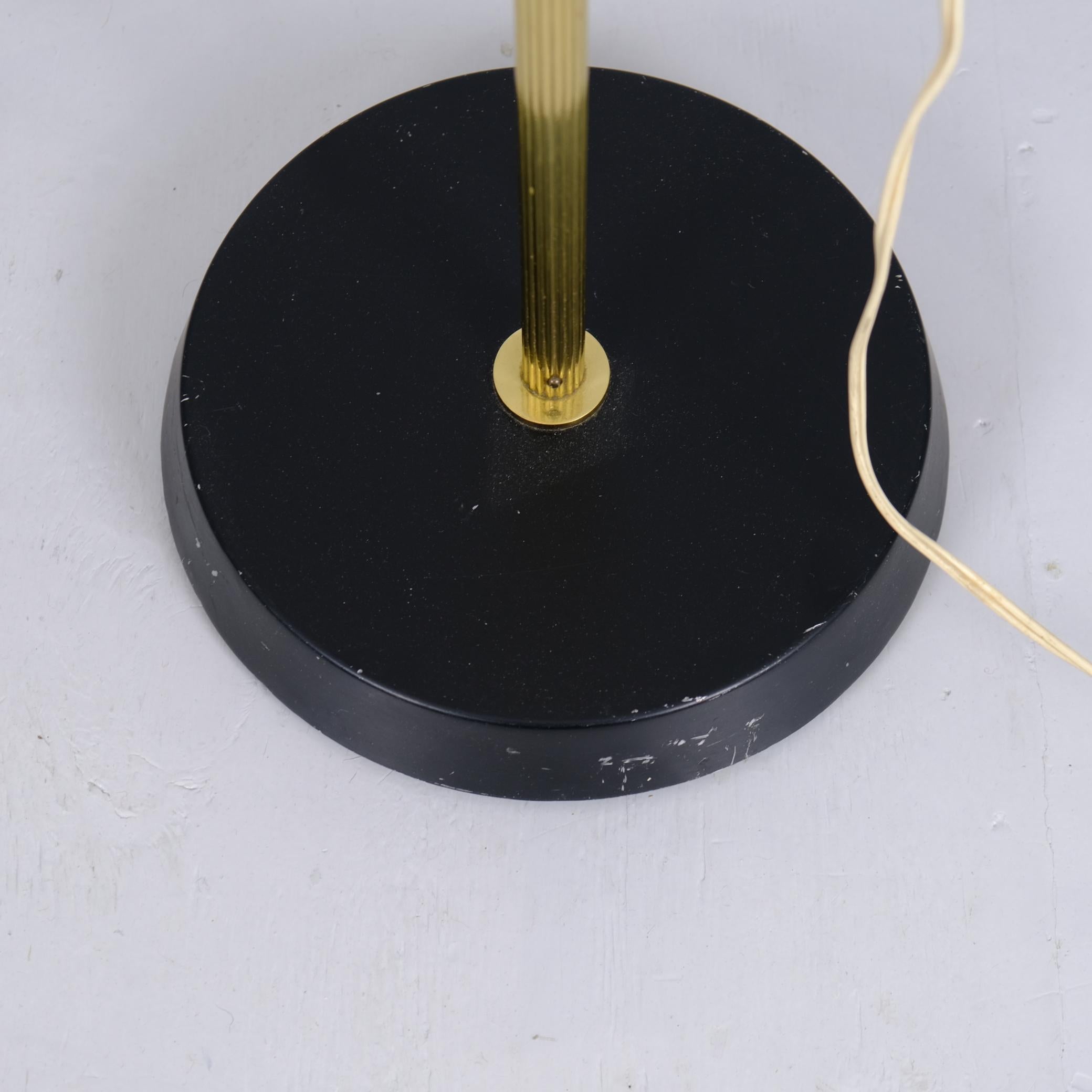 Svedese Lampada da terra regolabile Armaturhantverk di metà secolo, modello 129, Svezia, anni '50 in vendita