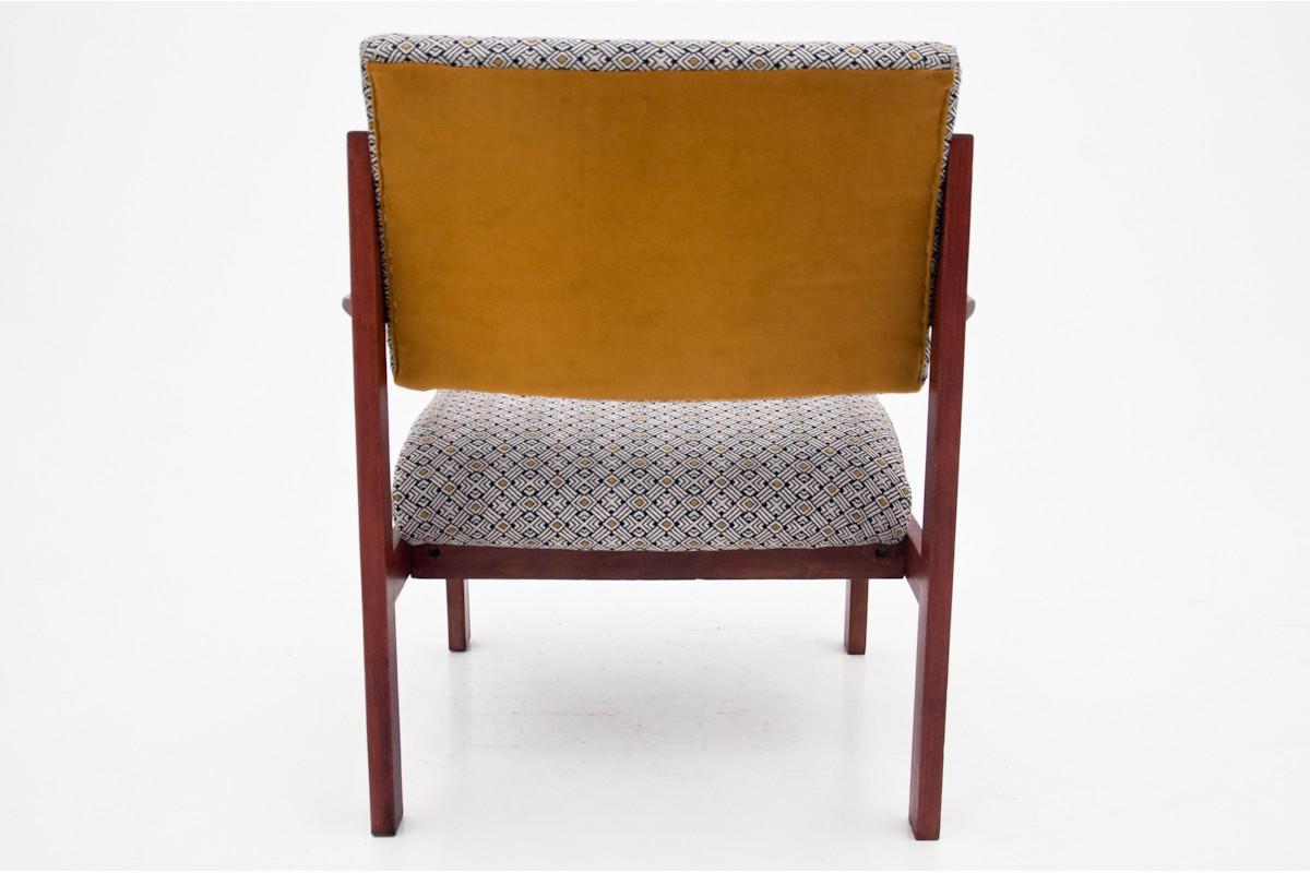 Sillón Moderno de Mitad de Siglo, años 60 tras renovación mediados del siglo XX en venta