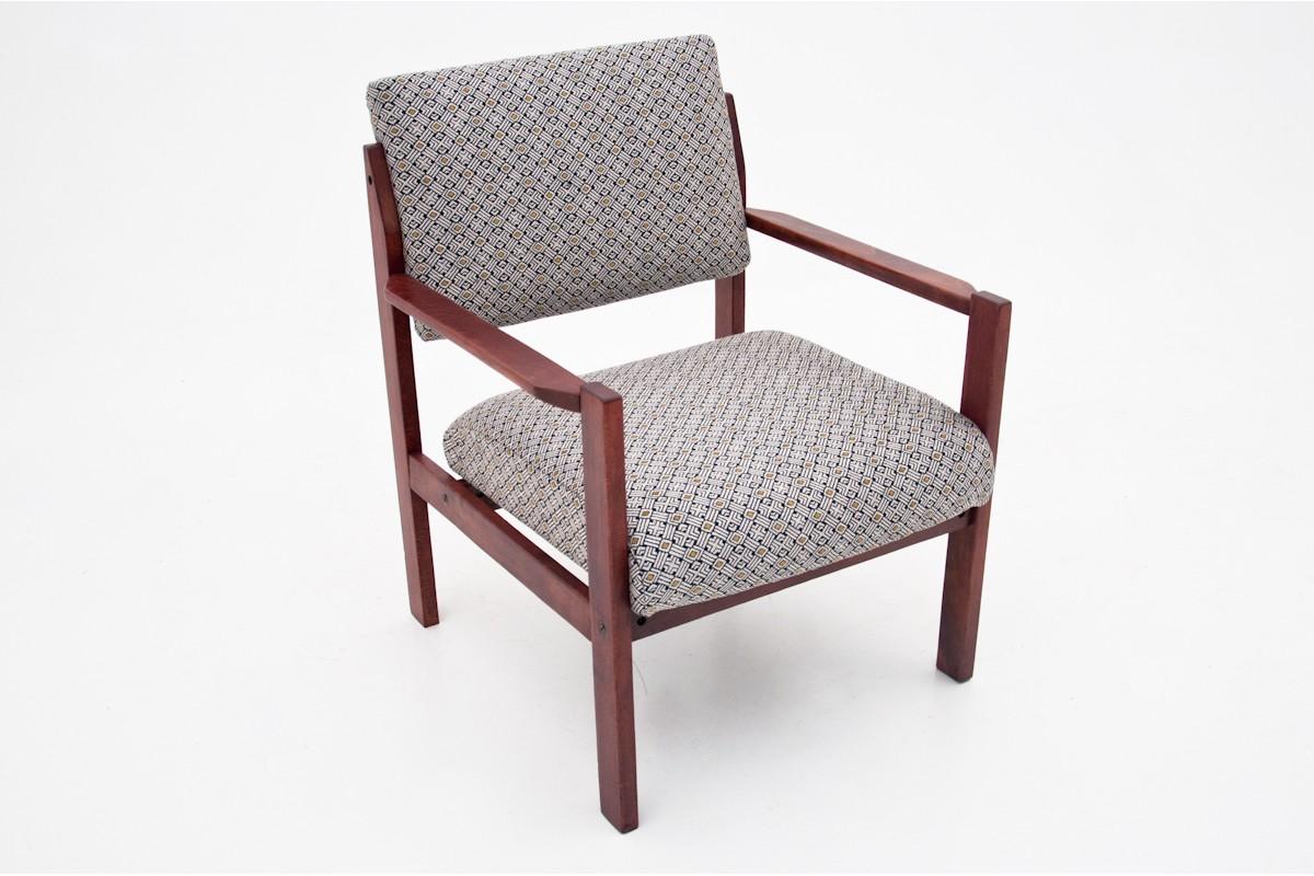 Sillón Moderno de Mitad de Siglo, años 60 tras renovación Nogal en venta