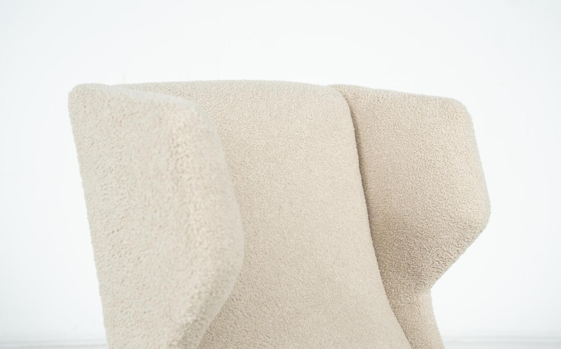Italian Mid-Century Modern Armchair 877 by Gianfranco Frattini for Cassina For Sale