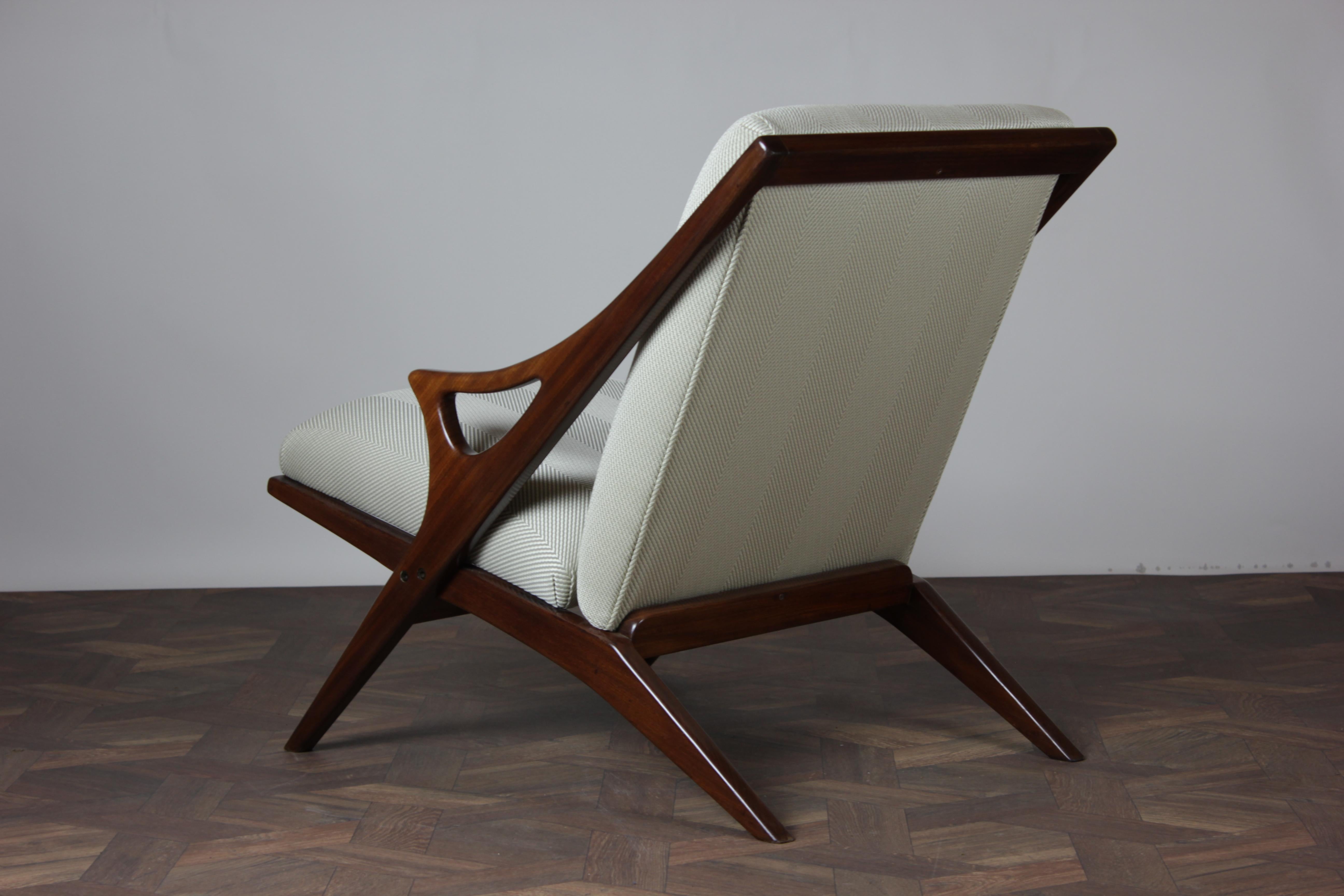 Mid Century Modern Armchair by Arne Hovmand-Olsen for Mogens Kold, 1950s In Good Condition In Brugge, BE