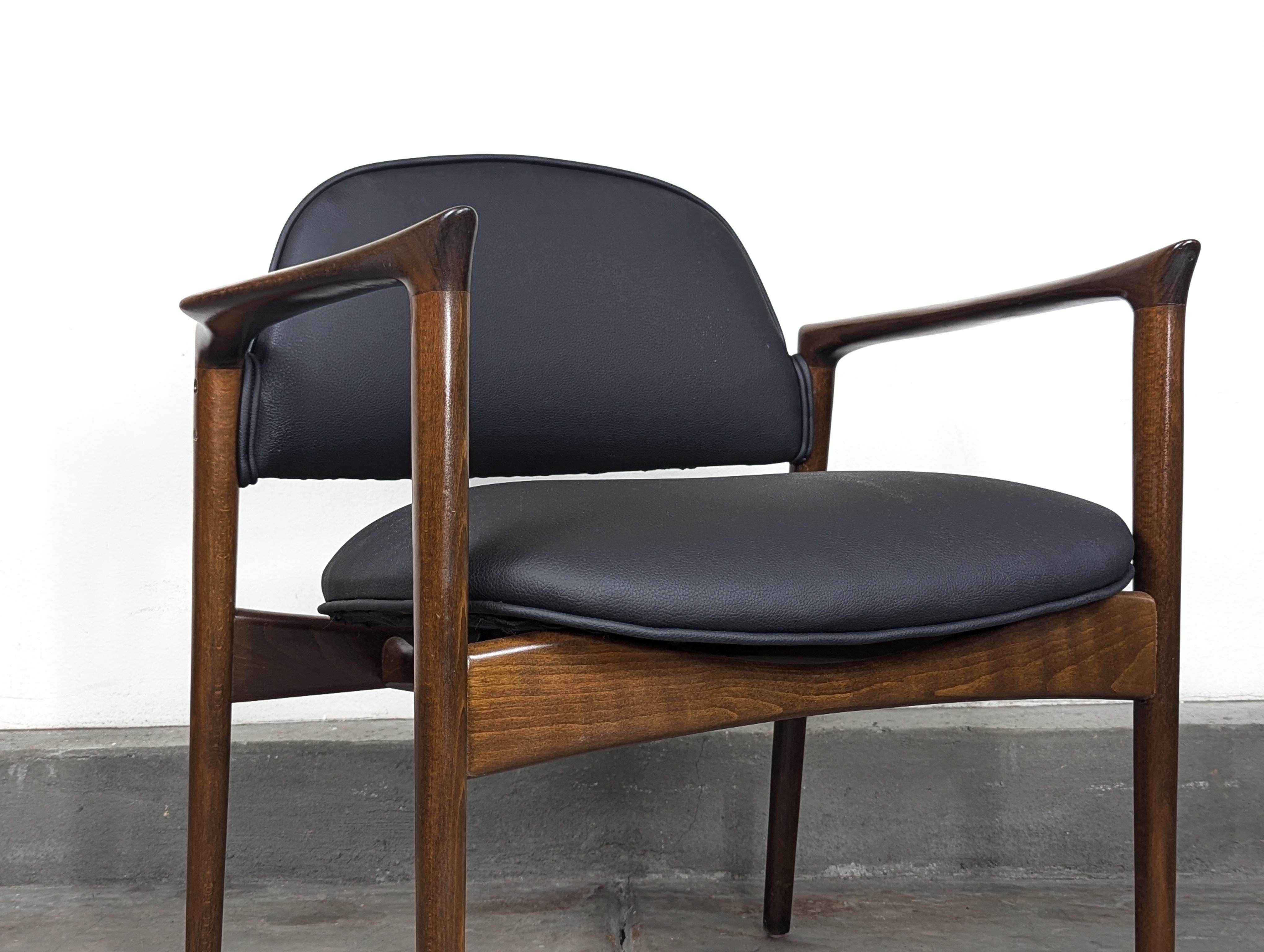 Sillón moderno de mediados de siglo de Ib Kofod-Larsen para Selig, c1960s en venta 2
