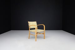 Sillón moderno de mediados de siglo en haya y cincha de lona patinada, Francia, años 50