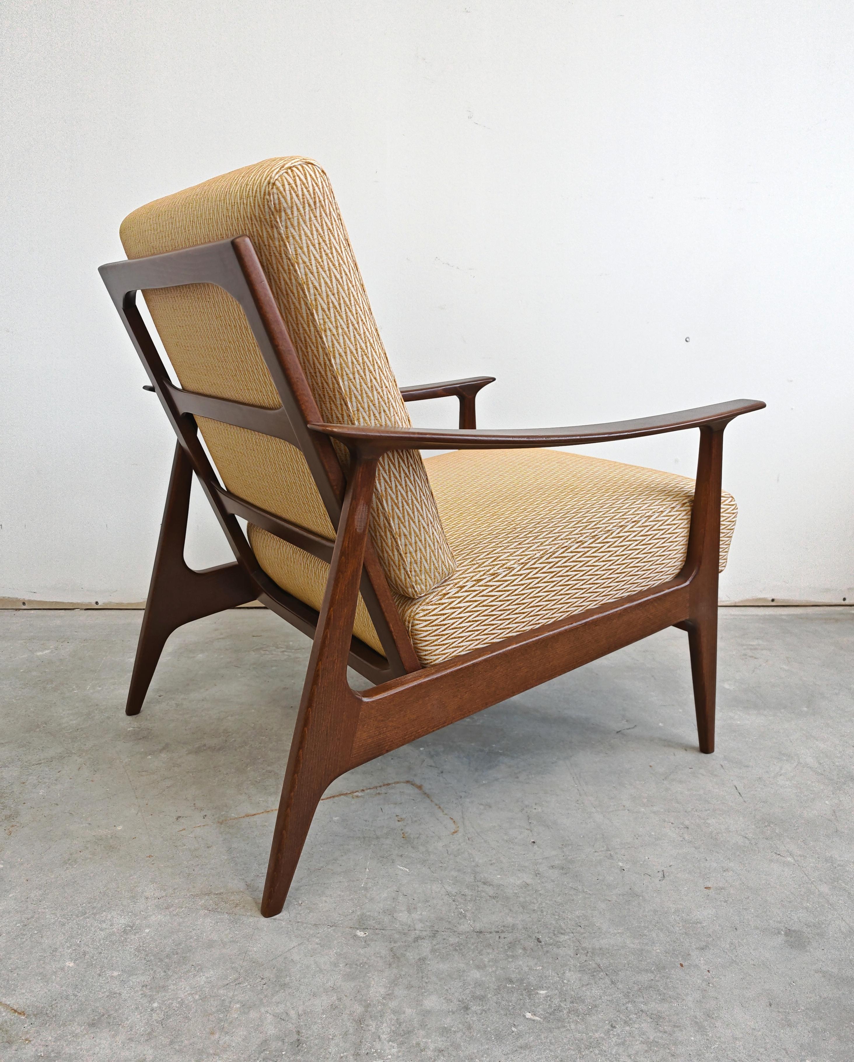 Tessuto Poltrona moderna di metà secolo in faggio e tessuto giallo a zig zag, Danimarca 1960 in vendita