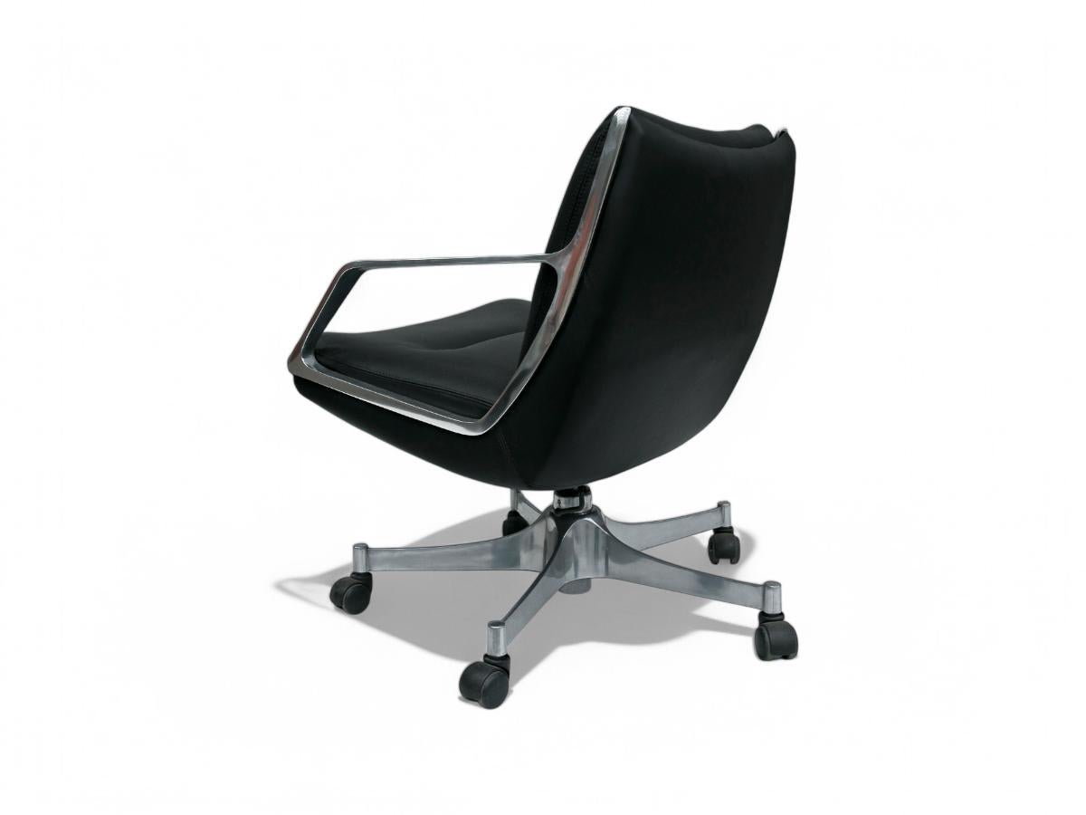 Metalwork Mid-Century Modern Armchair in Black Leather & Metal by Jorge Zalszupin, Brazil For Sale