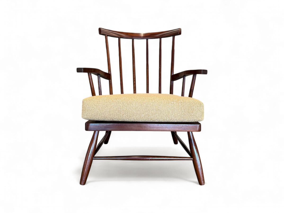 Brazilian Mid-Century Modern Armchair in Hardwood & Boucle, A Forma Decorativa, Brazil For Sale