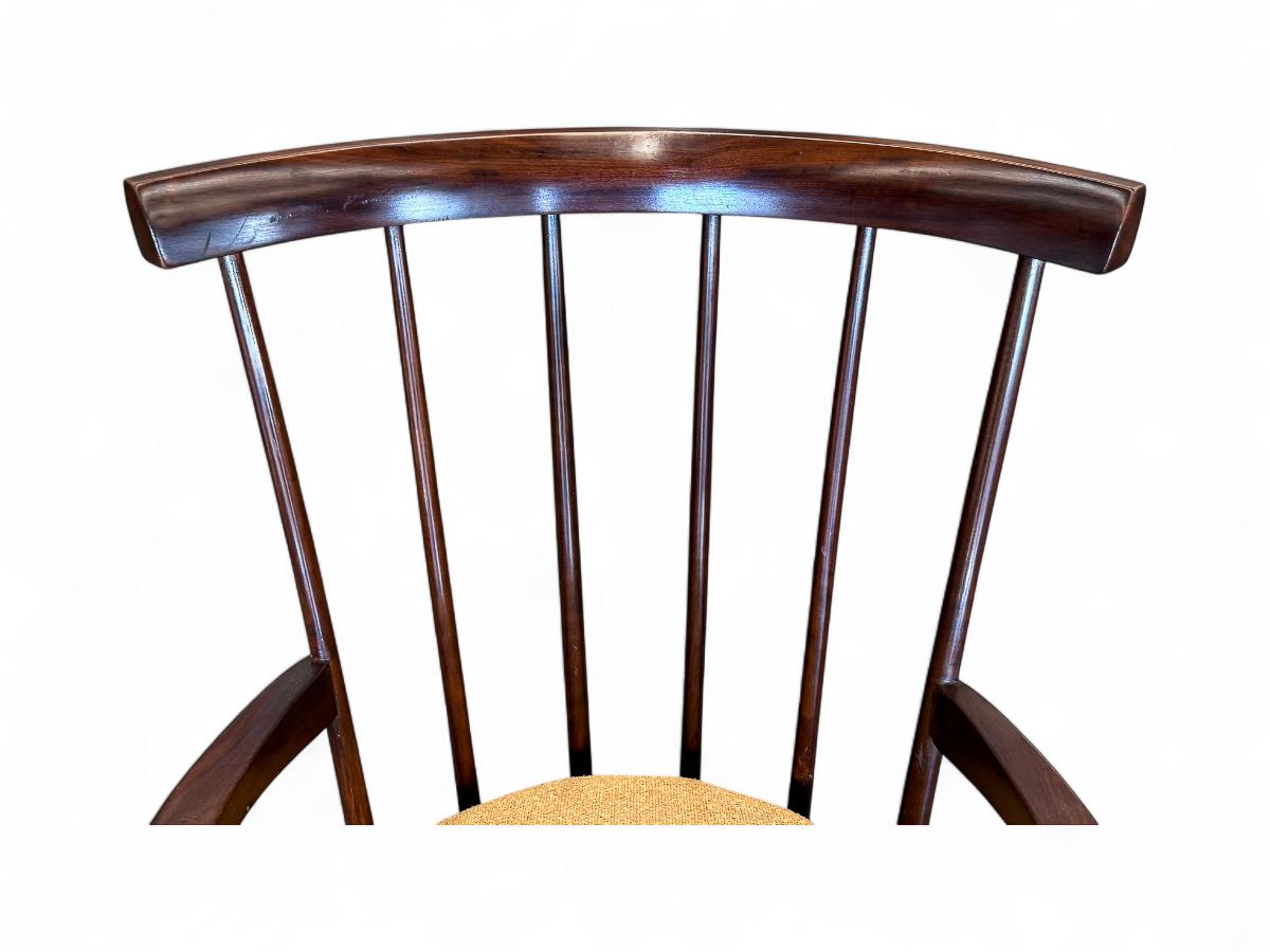Hand-Crafted Mid-Century Modern Armchair in Hardwood & Boucle, A Forma Decorativa, Brazil For Sale