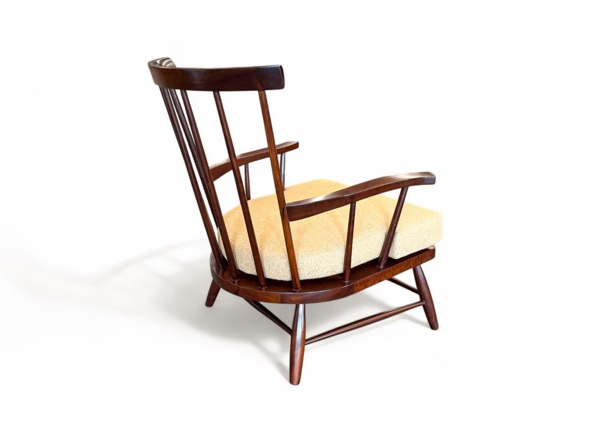 Mid-Century Modern Armchair in Hardwood & Boucle, A Forma Decorativa, Brazil In Good Condition For Sale In New York, NY