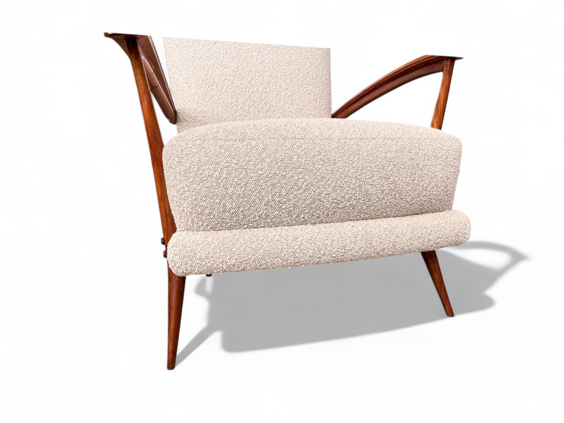 Brazilian Modern Armchair in Hardwood , Leather and Bouclé, Giuseppe Scapinelli For Sale 4