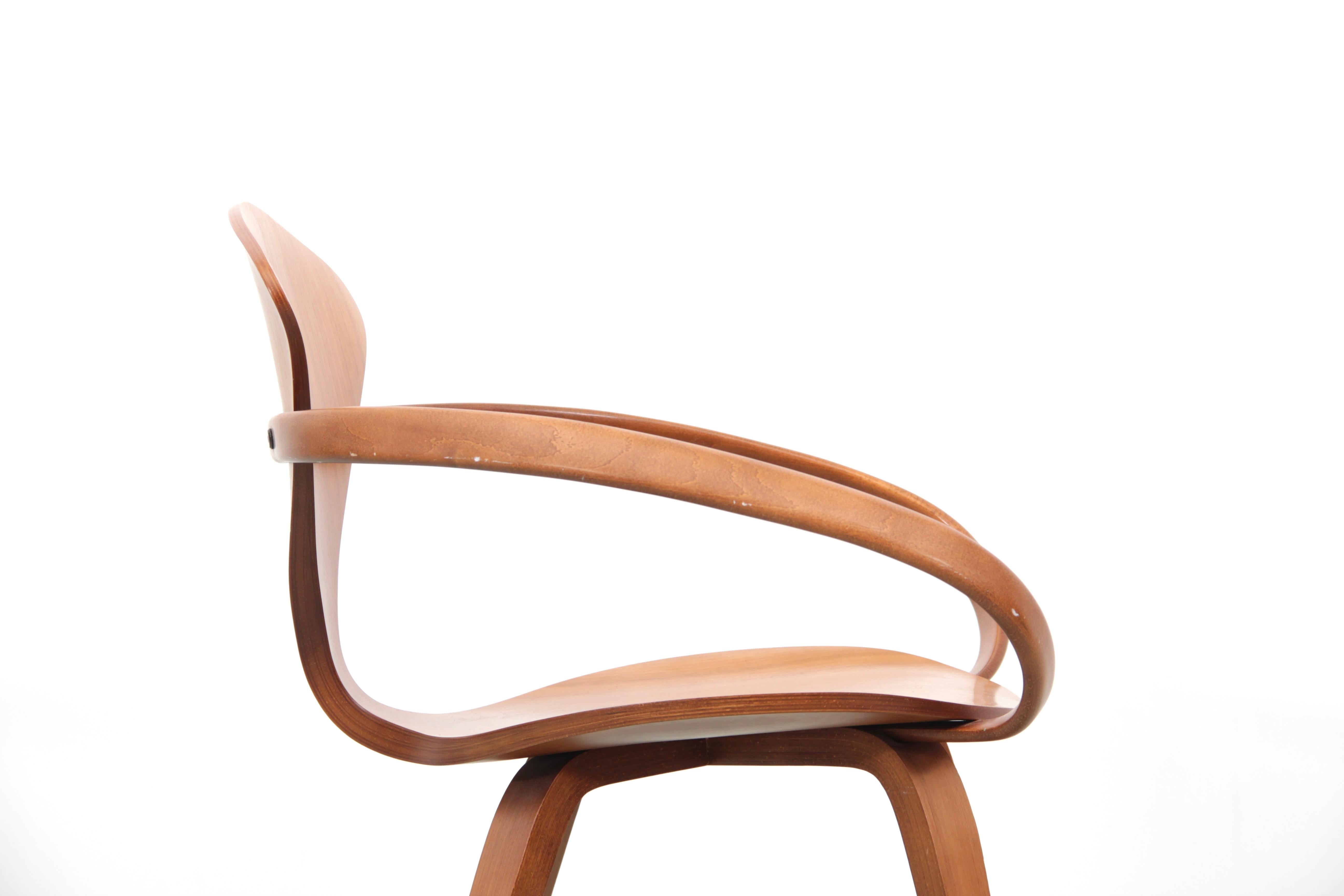 Moderner Sessel aus Nussbaumholz von Norman Cherner aus der Mitte des Jahrhunderts 3