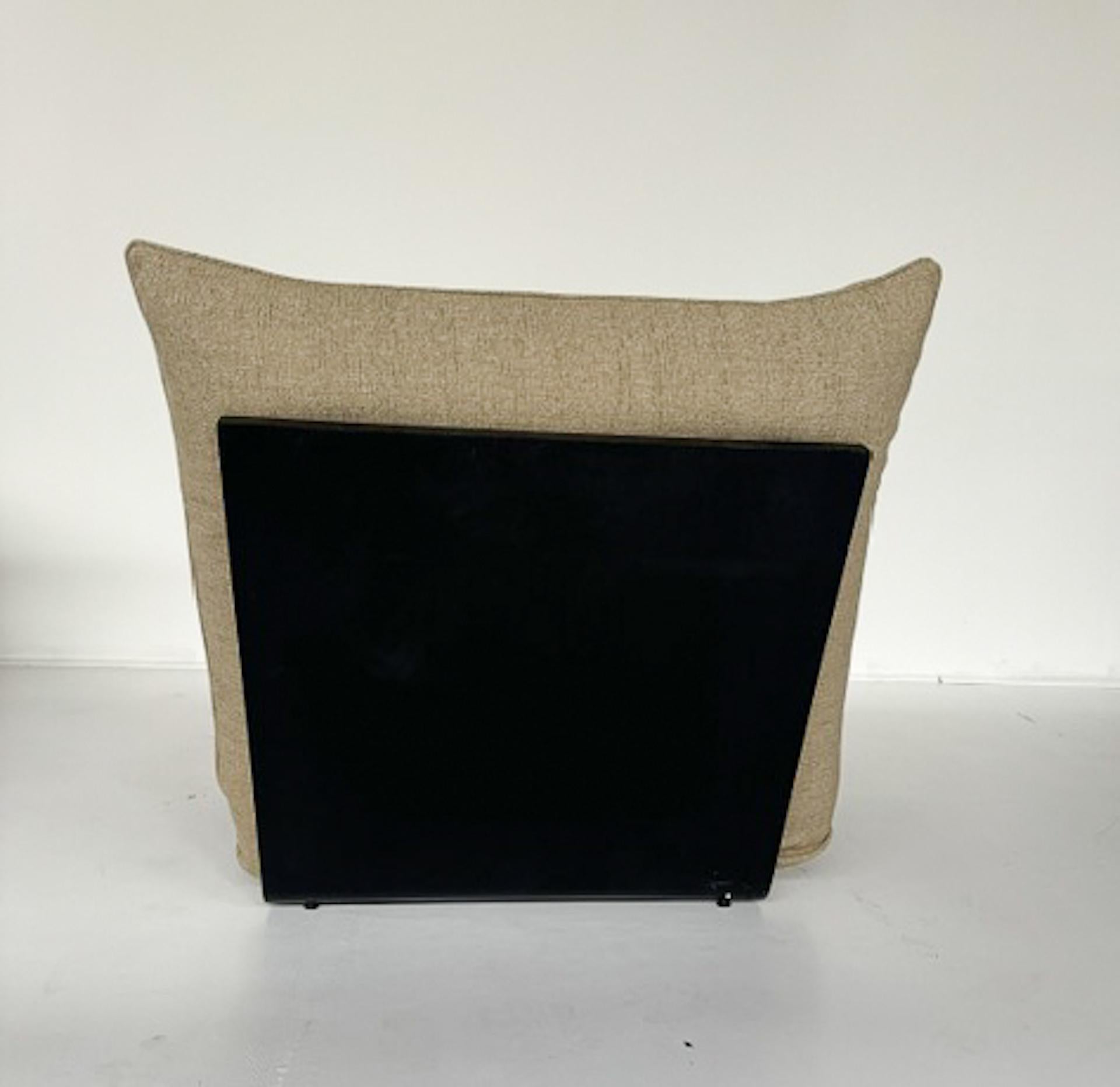 Italiano Poltrona moderna di metà secolo, Italia, Wood e Fabrice - 1 ancora disponibile in vendita