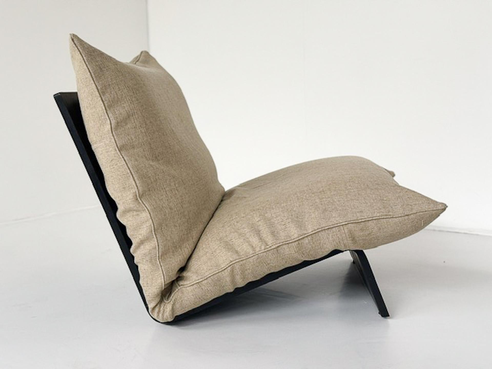 Fine XX secolo Poltrona moderna di metà secolo, Italia, Wood e Fabrice - 1 ancora disponibile in vendita