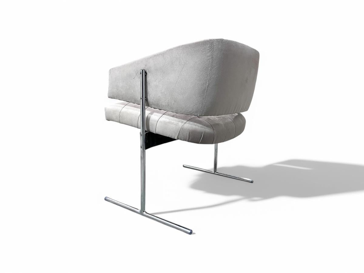 Brazilian Mid-Century Modern Armchair “Senior” in Metal & Suede, Jorge Zalszupin, c. 1960s For Sale