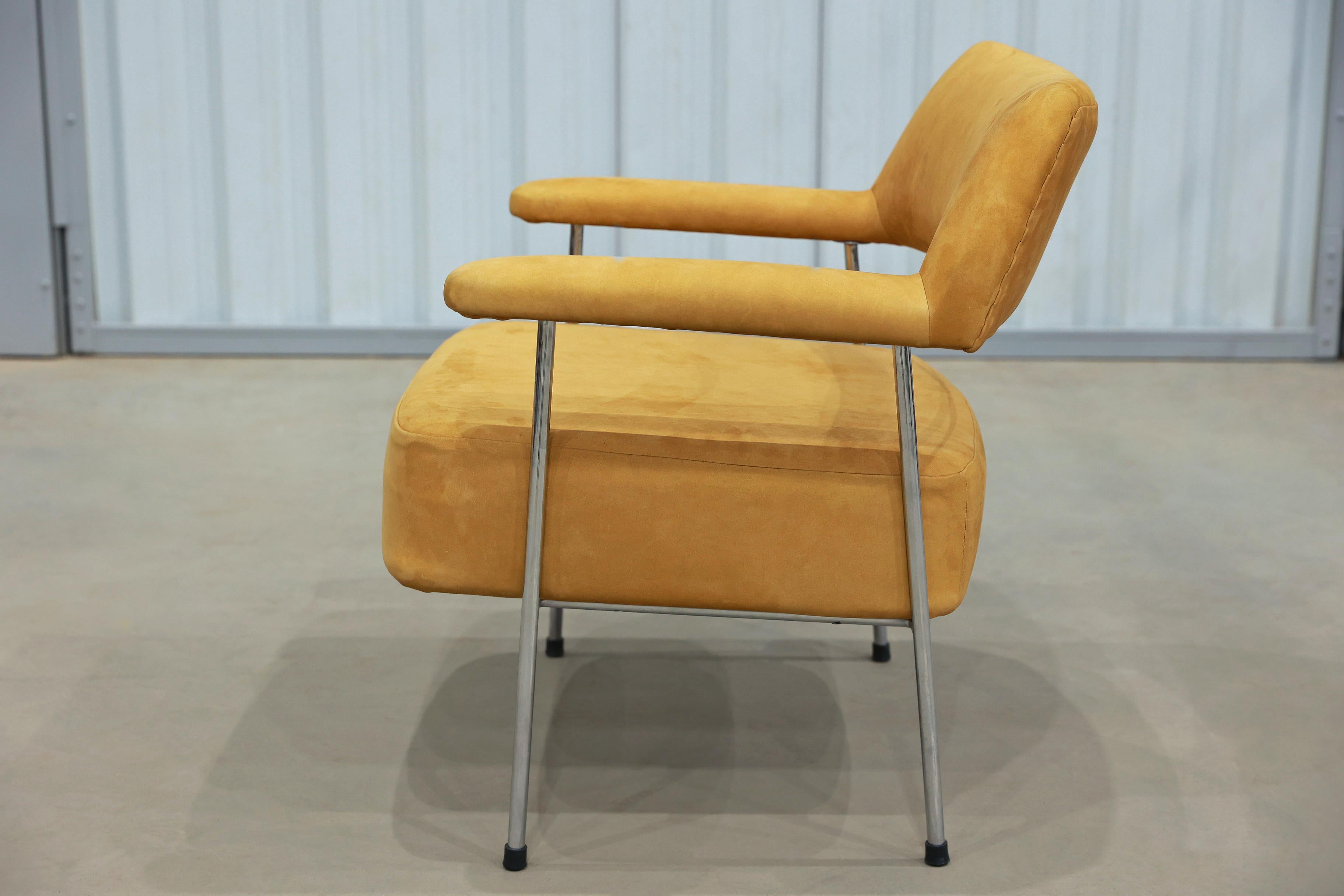 Mid-Century Modern Armchair Set in Metal and Suede by Joaquim Tenreiro, Brazil For Sale 1