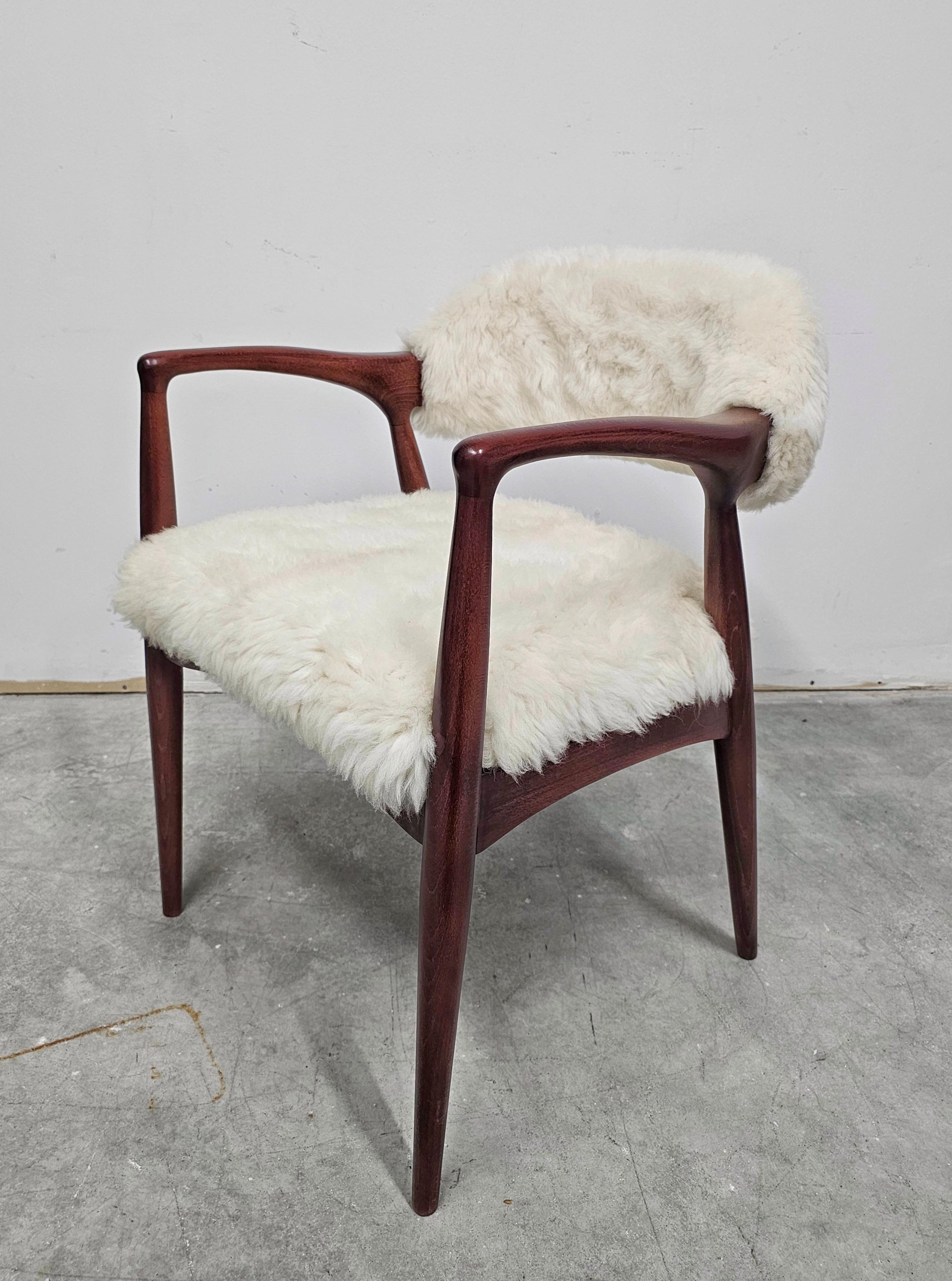 Mid Century Modern Armchair upholstered in lambskin, Yugoslavia 1960s For Sale 3