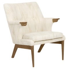 Sillón Moderno de Mitad de Siglo con Detalles de Madera y Tapicería Tapizada con Botones