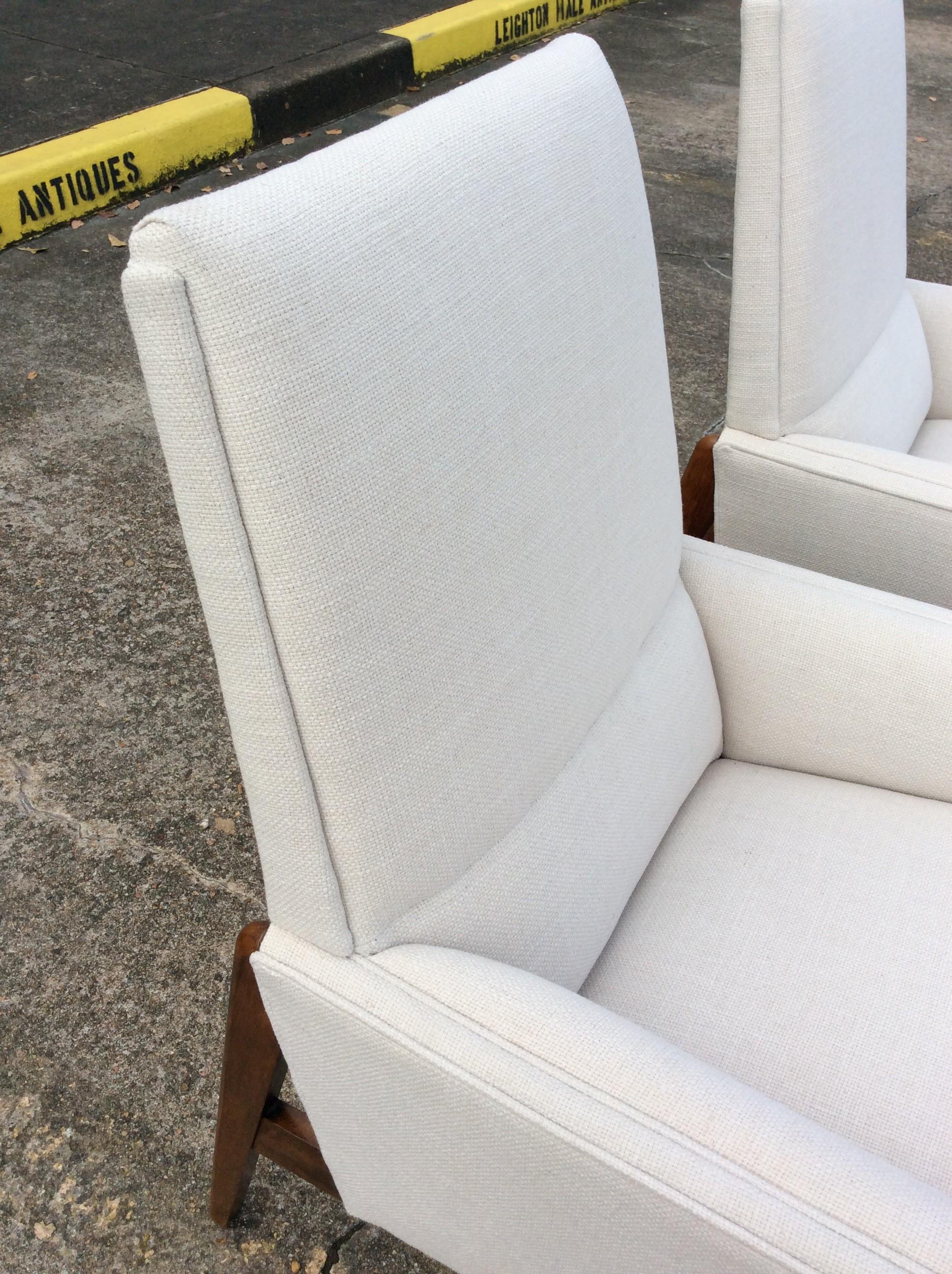 Mid-Century Modern Armchairs, a Pair For Sale 5