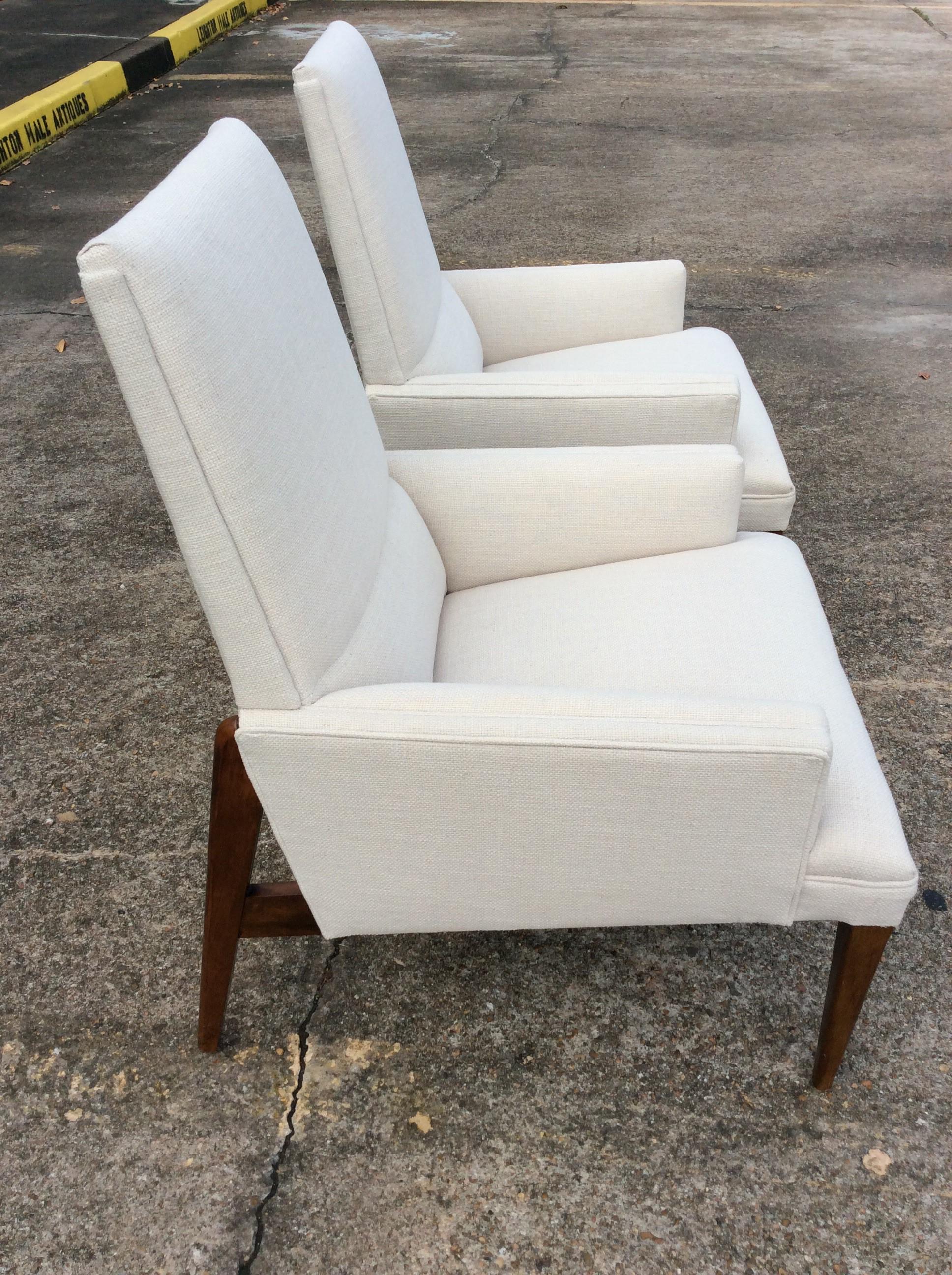 Mid Century Modern Armchairs - ein Paar im Zustand „Gut“ im Angebot in Burton, TX