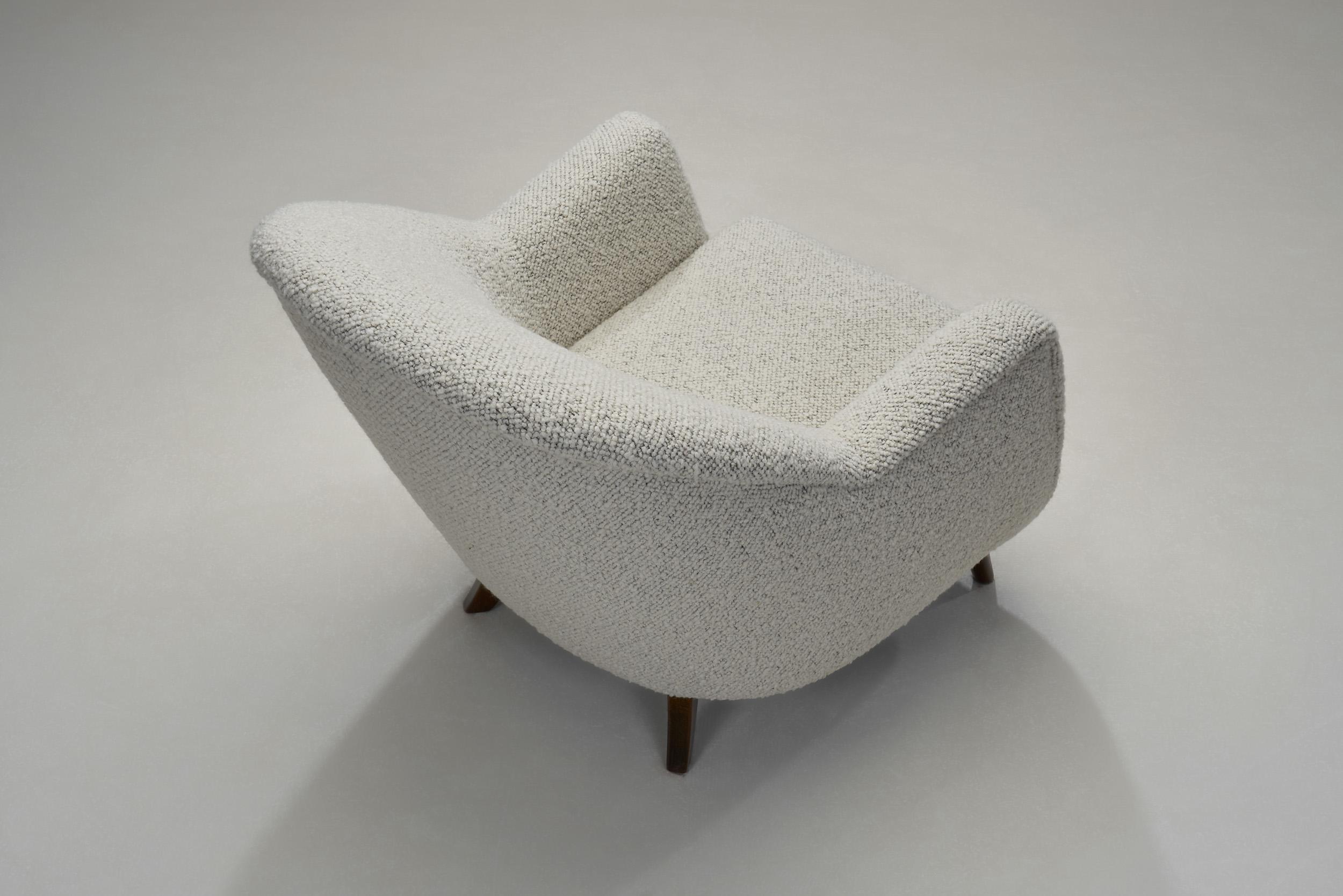 Mid-Century Modern Armchairs, Europe Late 20th Century For Sale 8