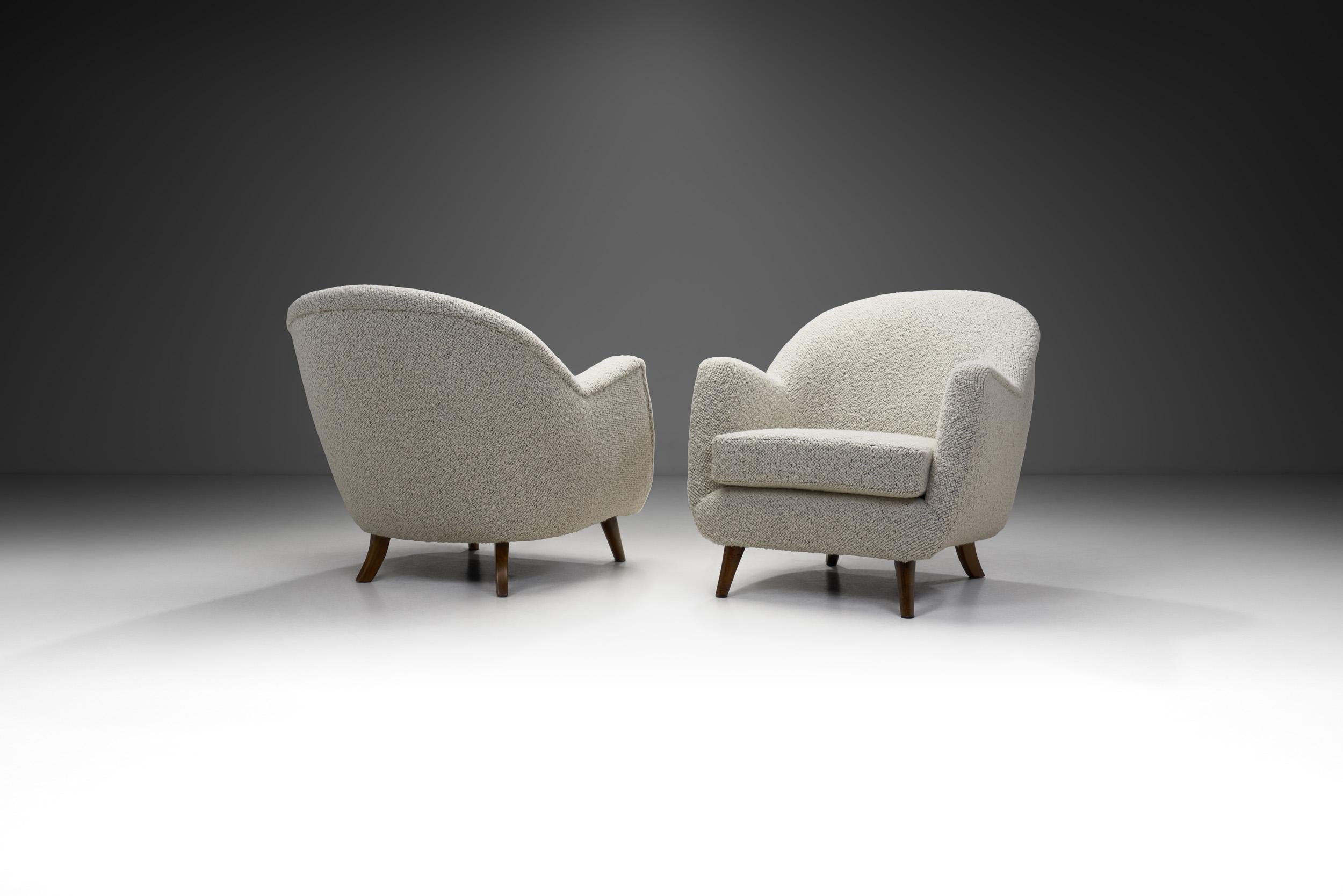 In the midst of the swinging 1960s a remarkable design style emerged, a kind of mature mid-century modernism that captivated the essence of the era's design trends. These lounge chairs, mixing classic materials and shapes, remain exemplary