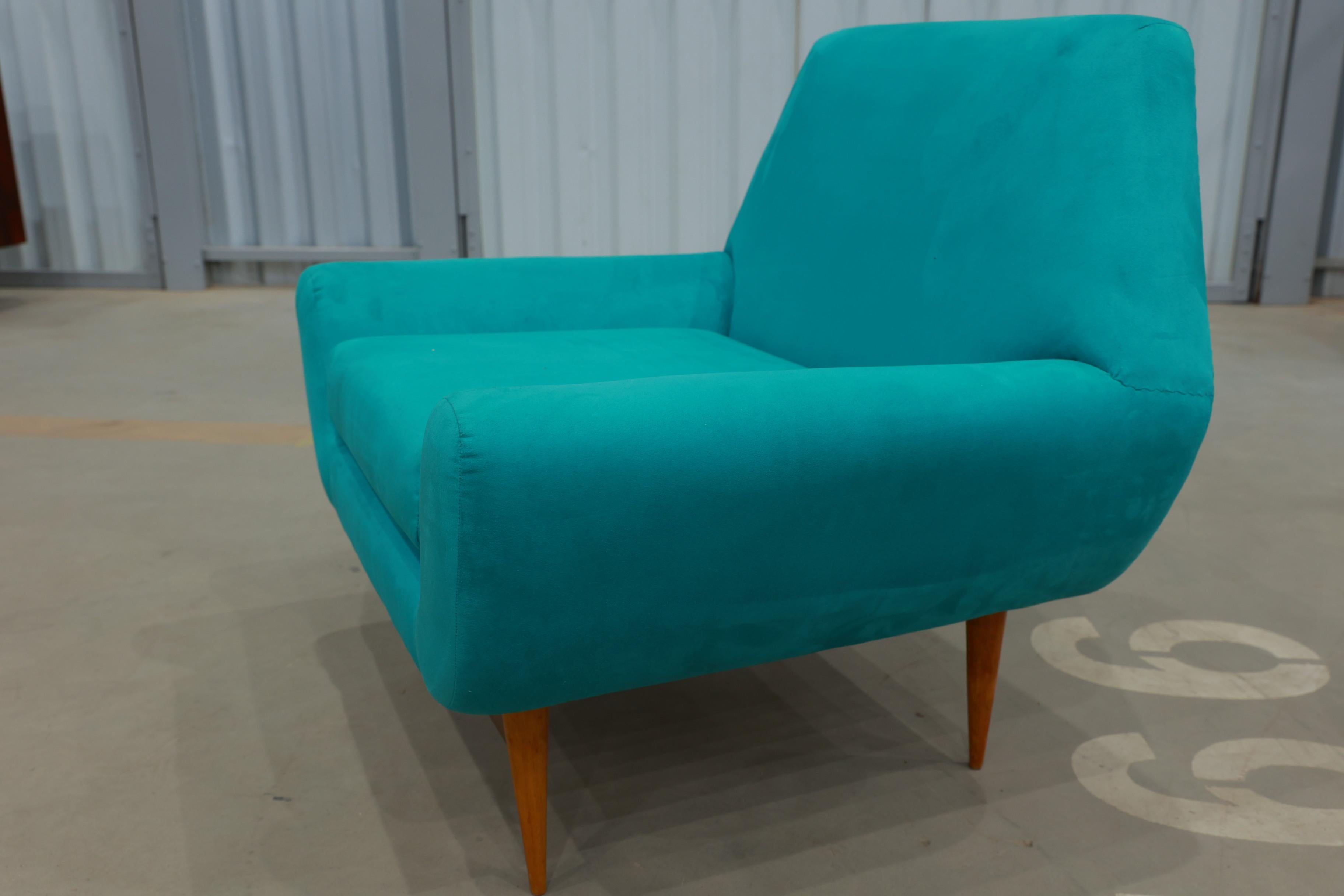 20ième siècle Fauteuils modernes du milieu du siècle en bois dur et en tissu, Unknown, c. 1960 en vente