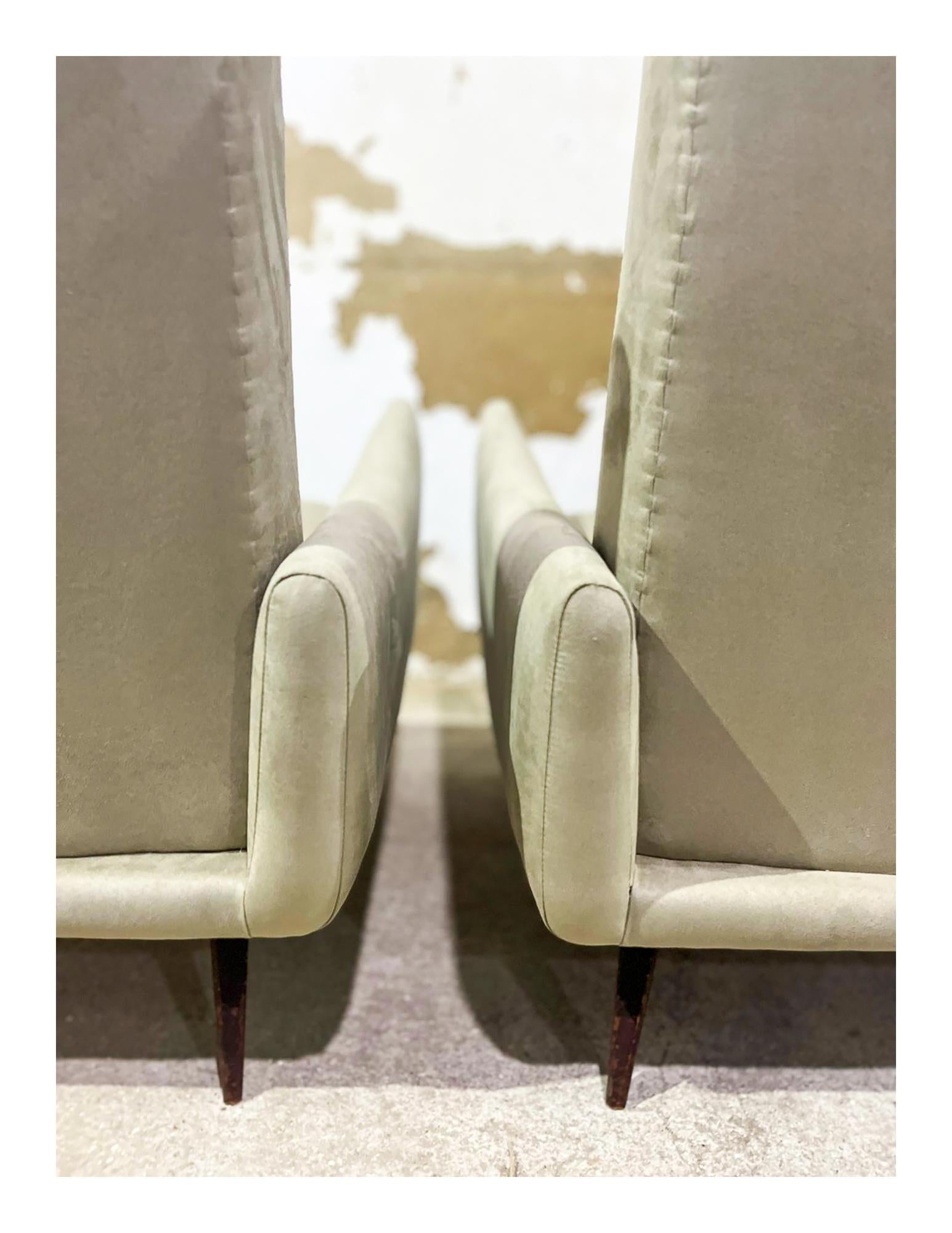 20th Century Mid Century Modern Armchairs in Hardwood & Fabric Att. to Jorge Zalszupin For Sale