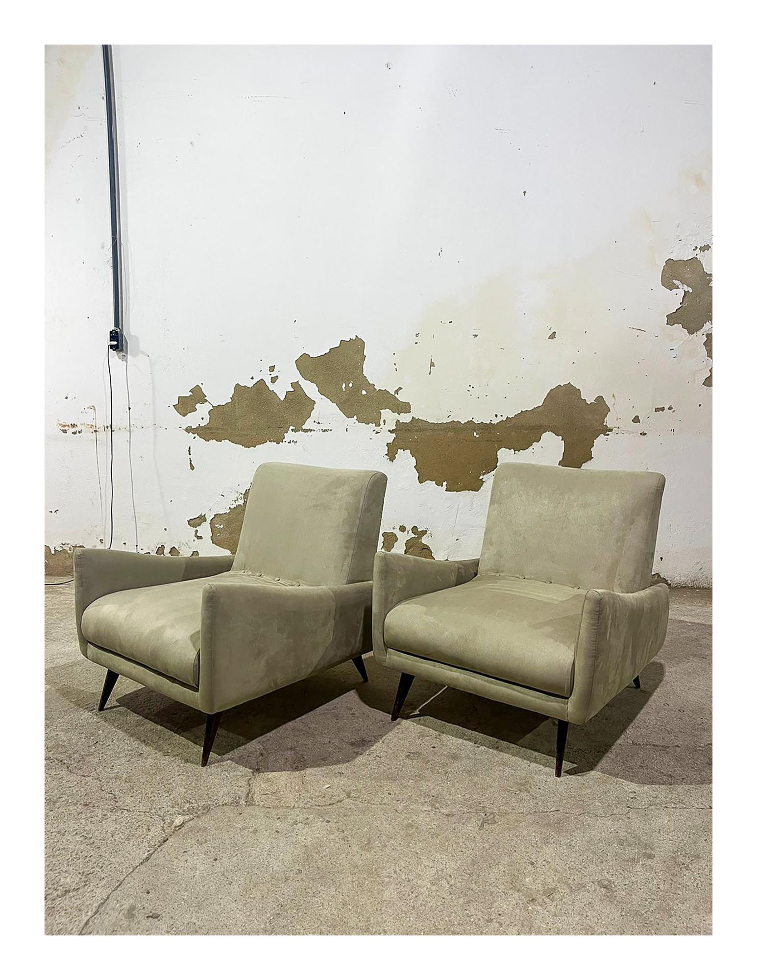Mid Century Modern Armchairs in Hardwood & Fabric Att. to Jorge Zalszupin For Sale 2
