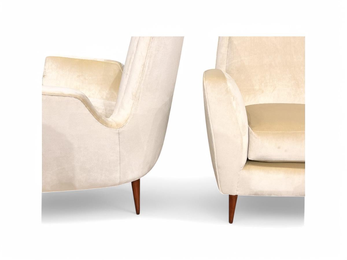 Mid-Century Modern Armchairs in Hardwood & Velvet by Giuseppe Scapinelli, Brazil For Sale 6