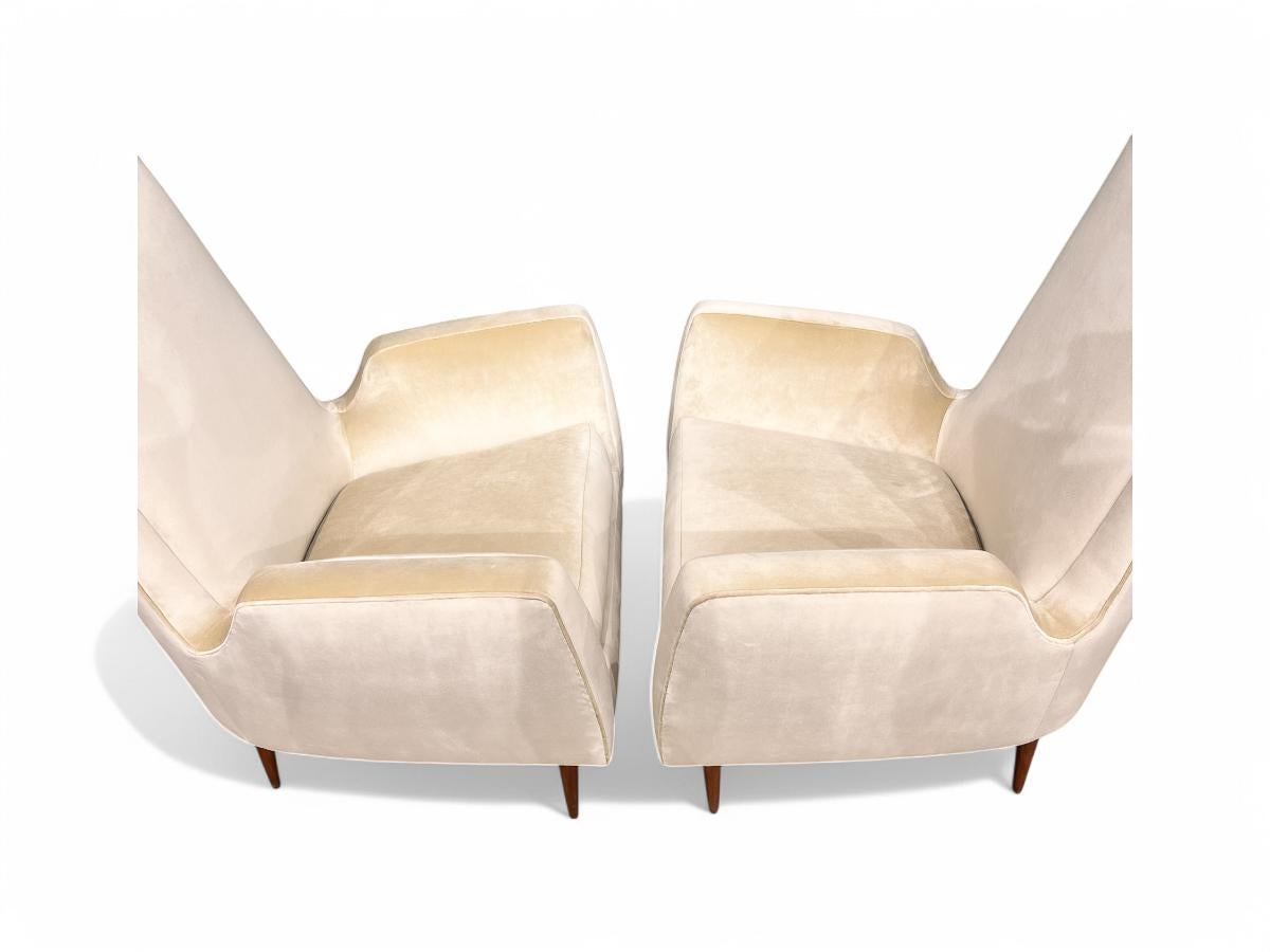 Mid-Century Modern Armchairs in Hardwood & Velvet by Giuseppe Scapinelli, Brazil For Sale 7