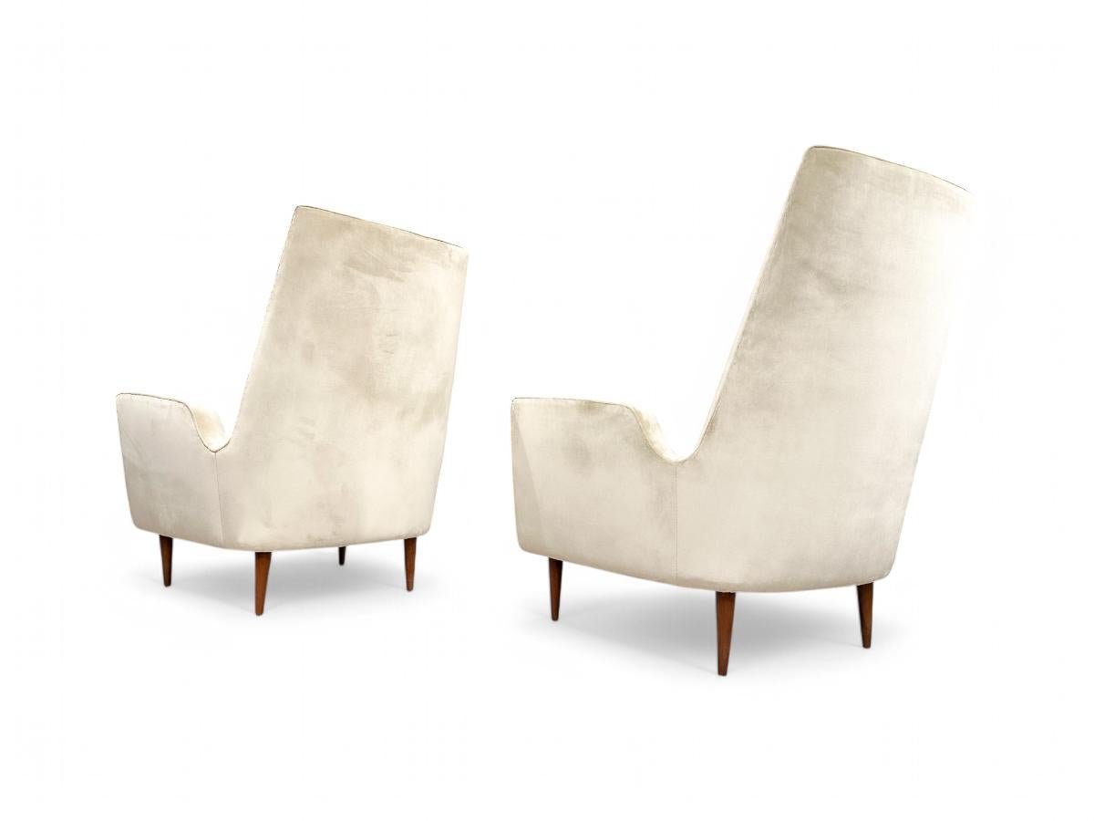 Mid-Century Modern Armchairs in Hardwood & Velvet by Giuseppe Scapinelli, Brazil For Sale 1