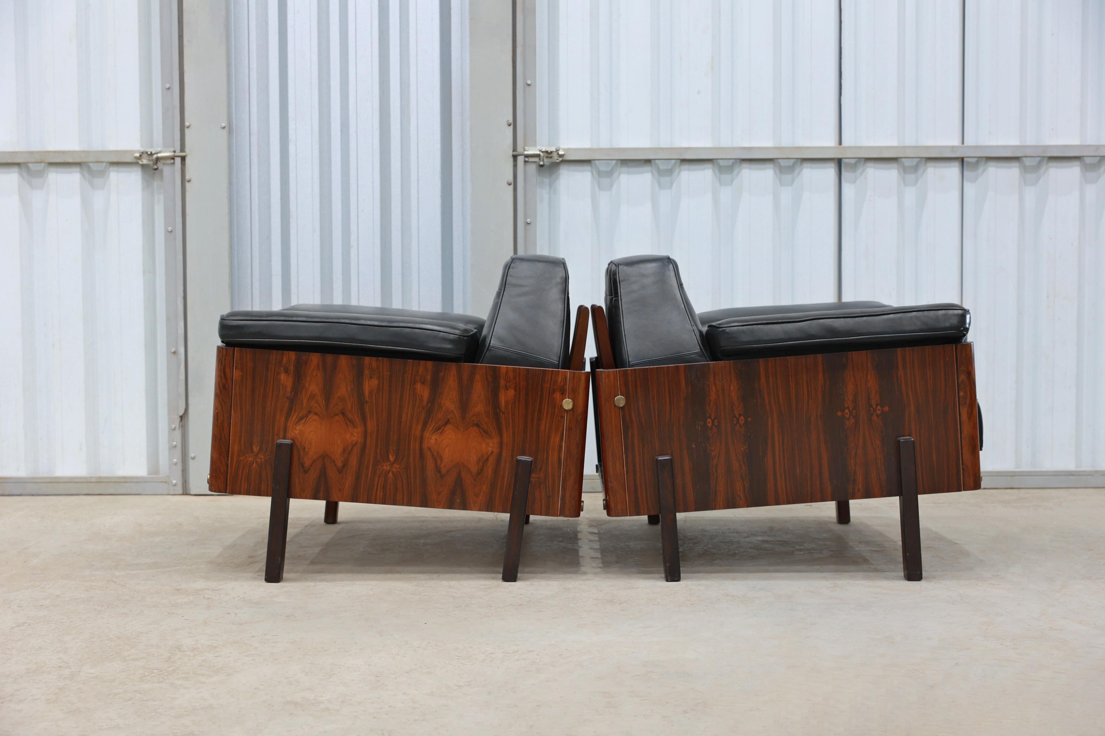 Woodwork Mid-Century Modern Armchairs in Rosewood & Black Leather by Bertomeu, Brazil For Sale