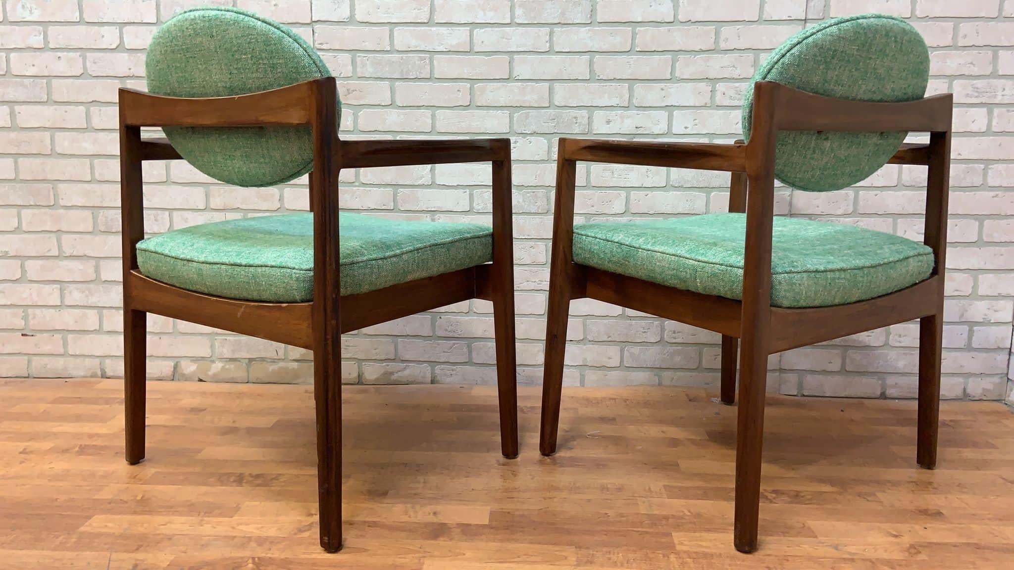 Mid Century Modern Armchairs 'Oval-Back' by Jens Risom - Pair For Sale 2