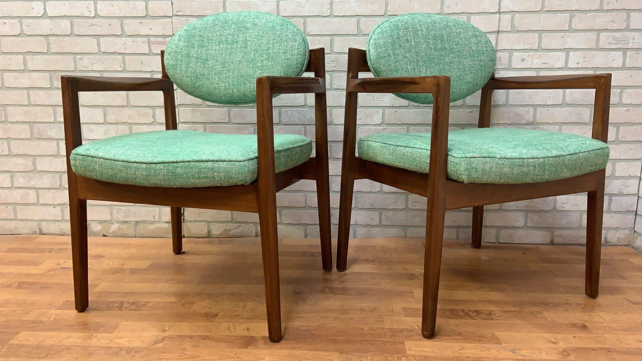 Hand-Crafted Mid Century Modern Oval-Back Armchairs by Jens Risom Newly Reupholstered - Pair For Sale